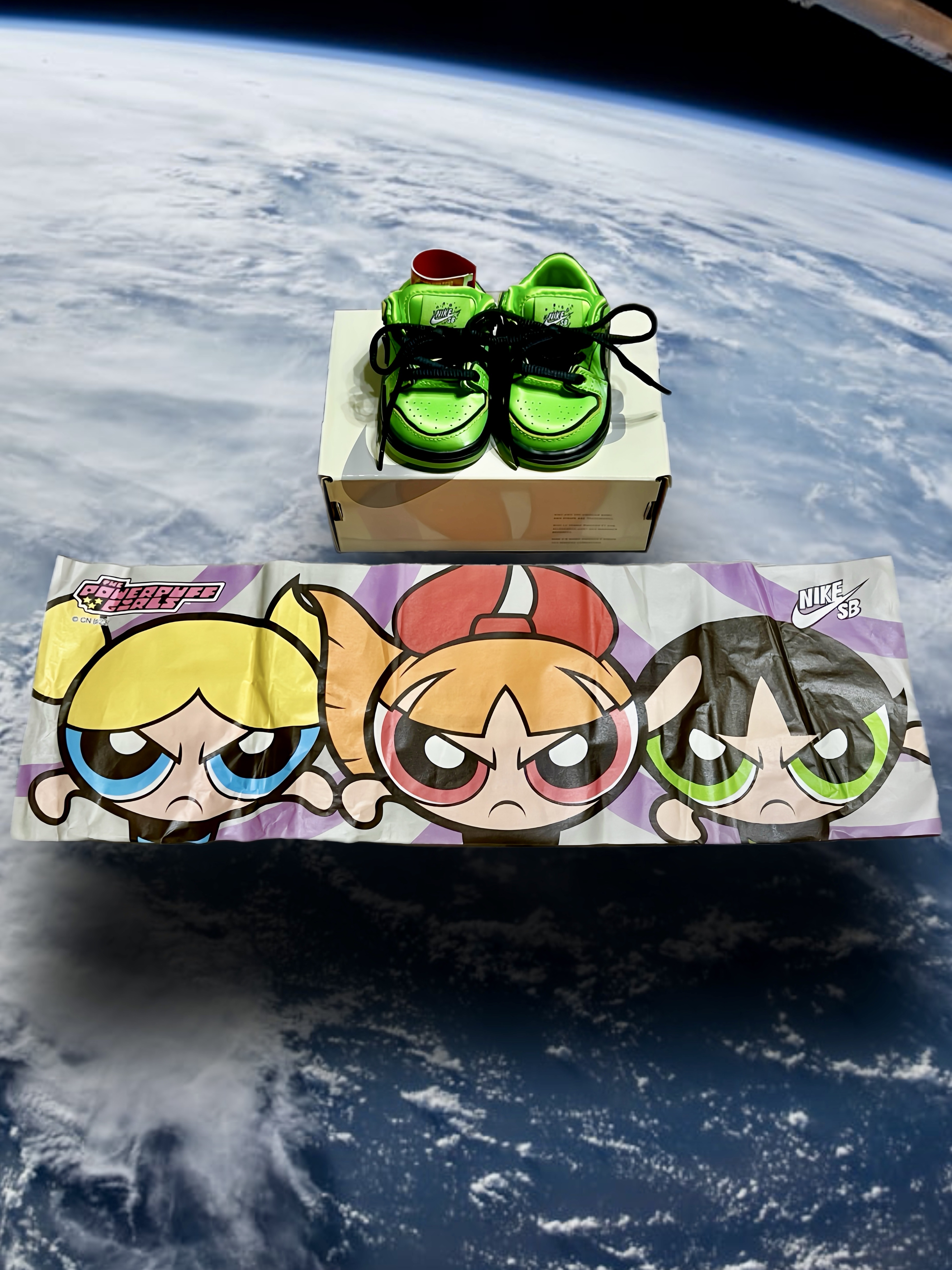 (TD) Nike x The Powerpuff Girls SB Dunk Low Pro QS Buttercup 착용 스타일 - 1