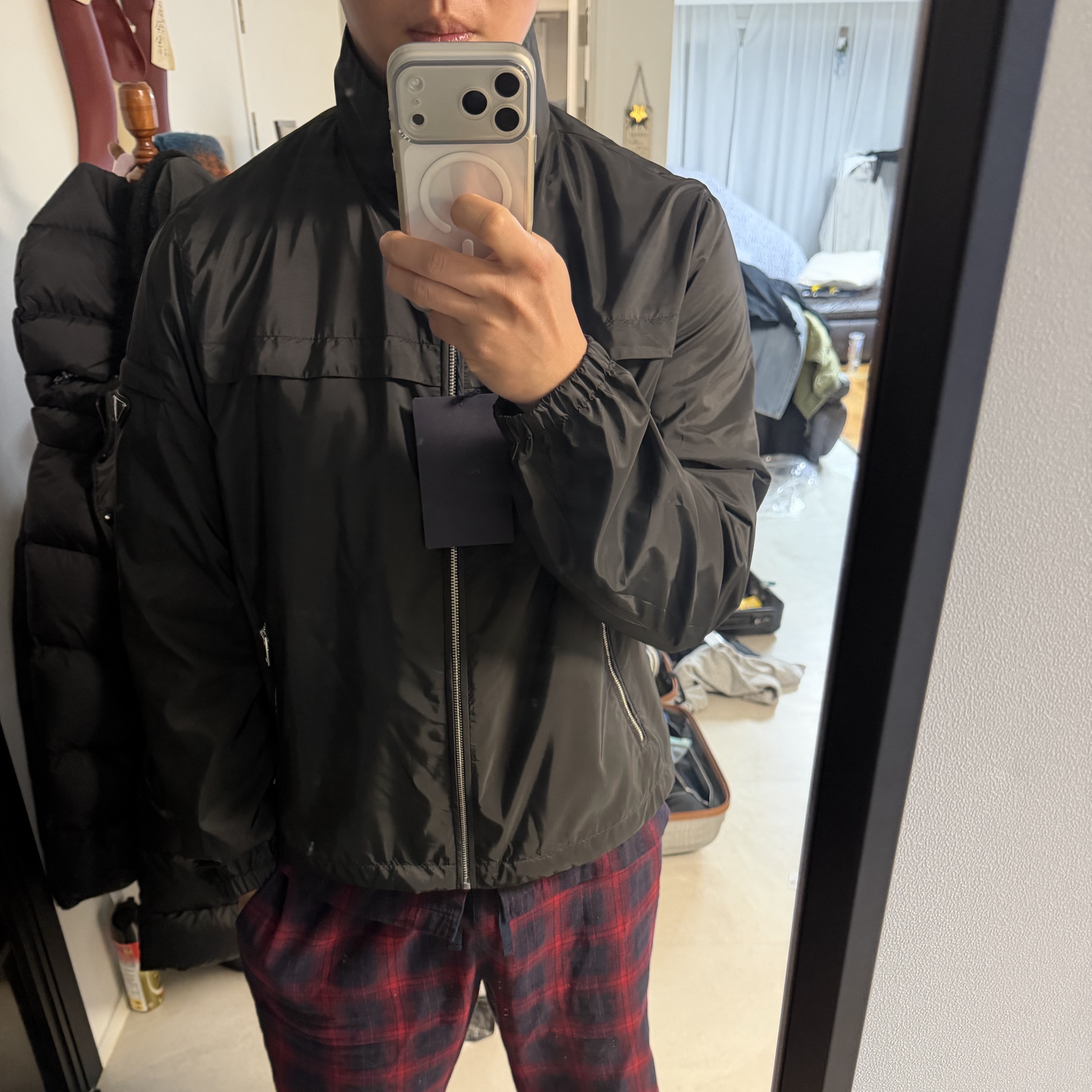 Prada Triangle Logo Jacket Black 착용 스타일
