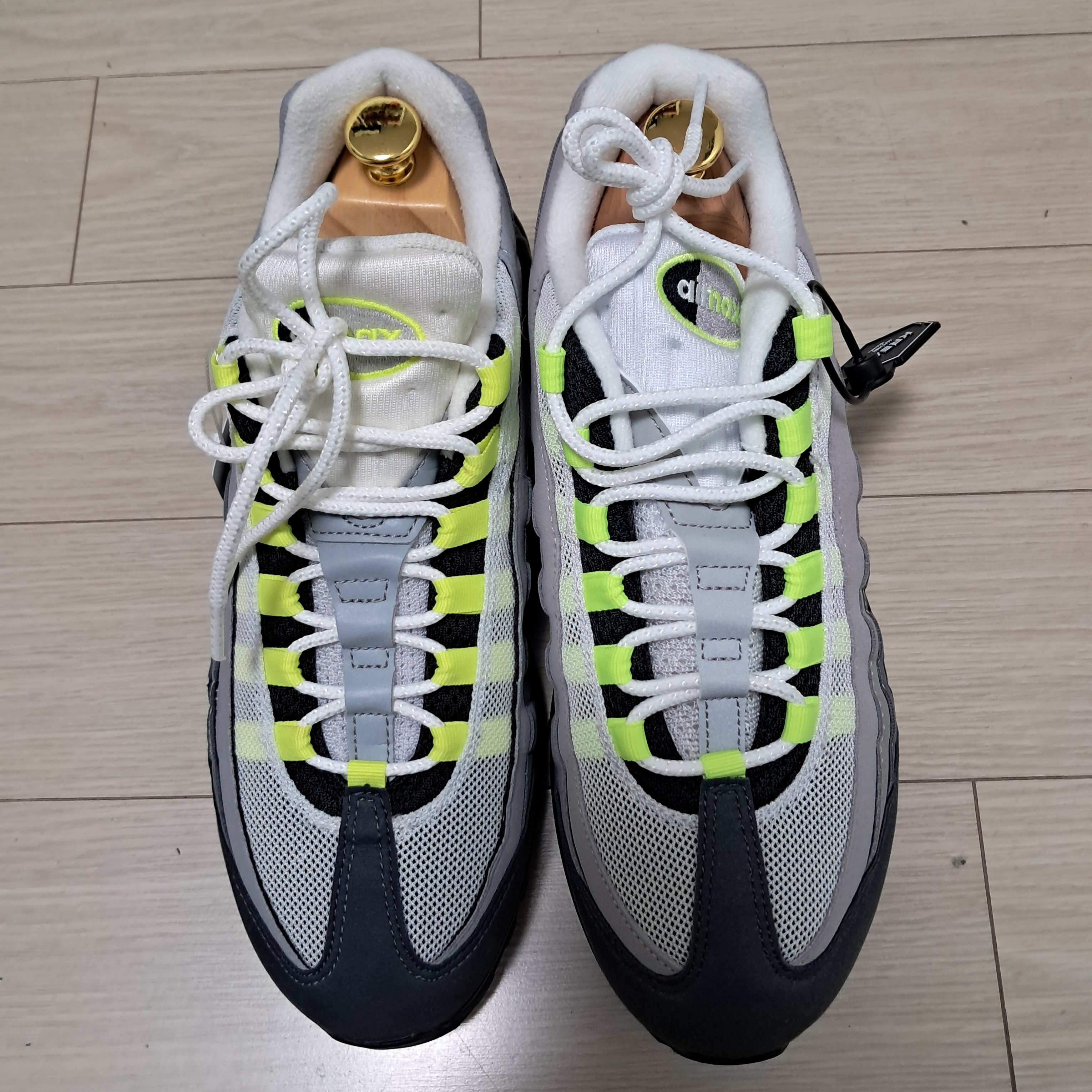 Nike Air Max 95 OG Neon 착용 스타일 - 1