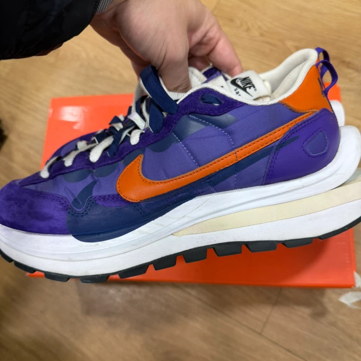 Nike x Sacai VaporWaffle Dark Iris 착용 스타일