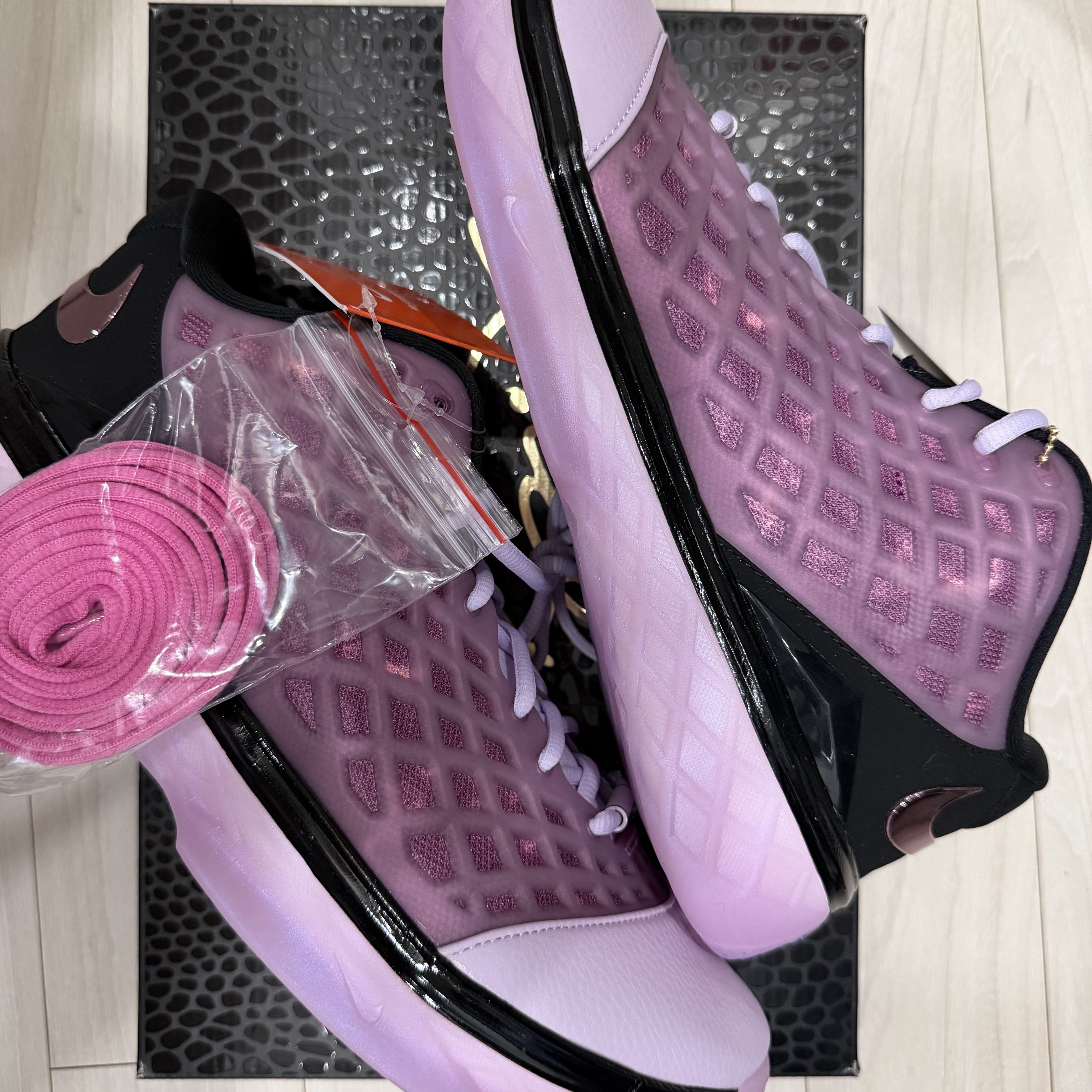 Nike Kobe 3 Low Protro Doll Pink Foam 착용 스타일 - 2