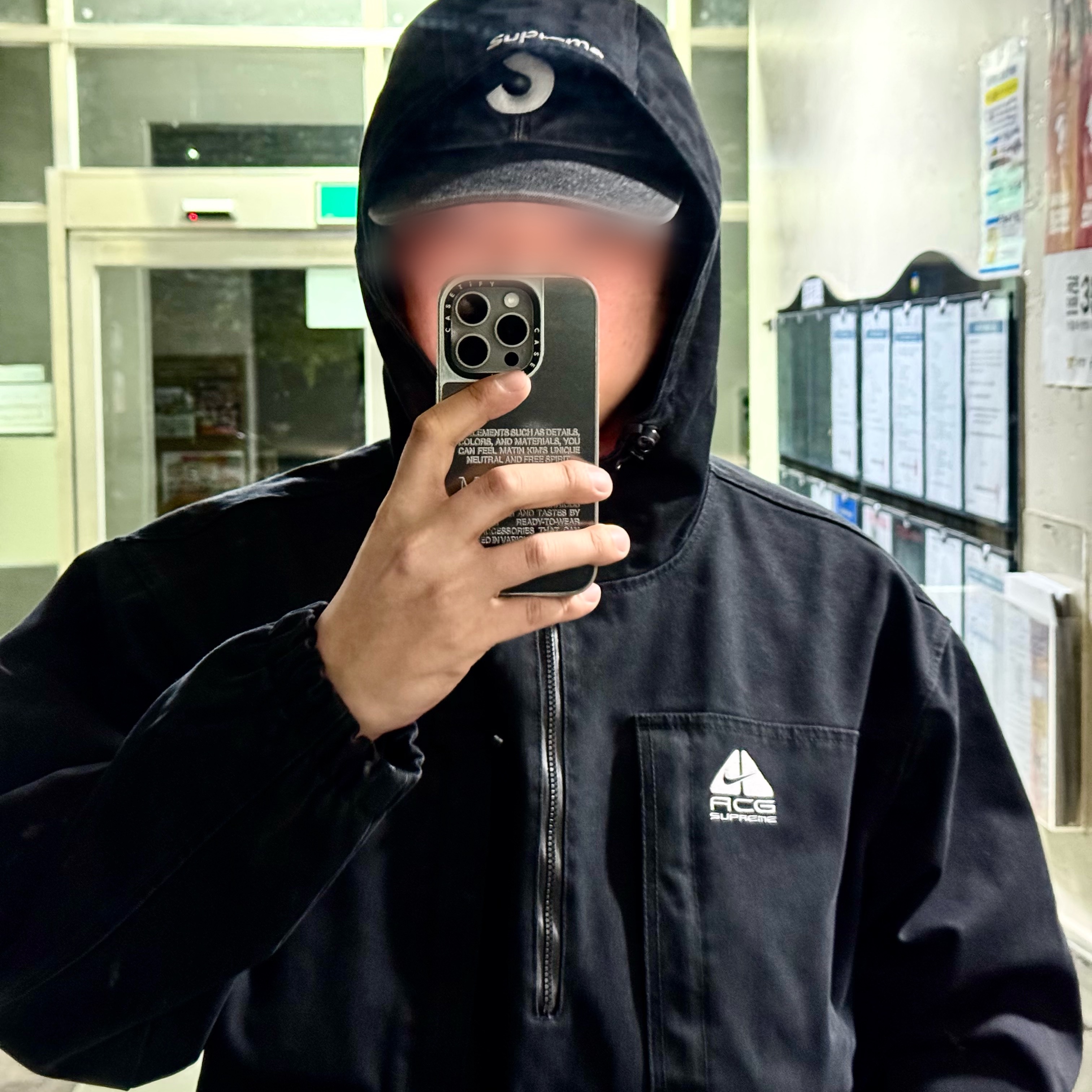 Supreme x Nike ACG Denim Pullover Black - 22FW, Supreme Pigment S Logo 6-Panel Black - 24FW 착용 스타일