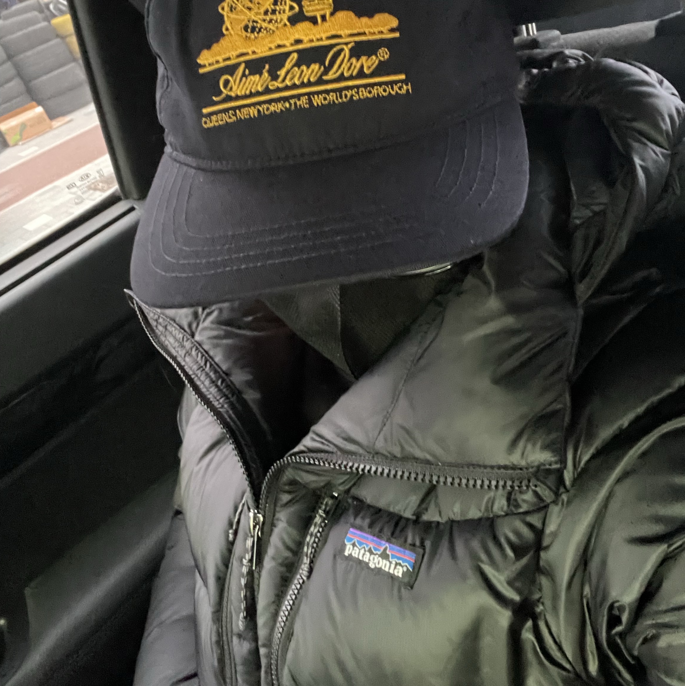 Aime Leon Dore Unisphere Evening Blue, Patagonia Fitz Roy Down Hoody Black 착용 스타일