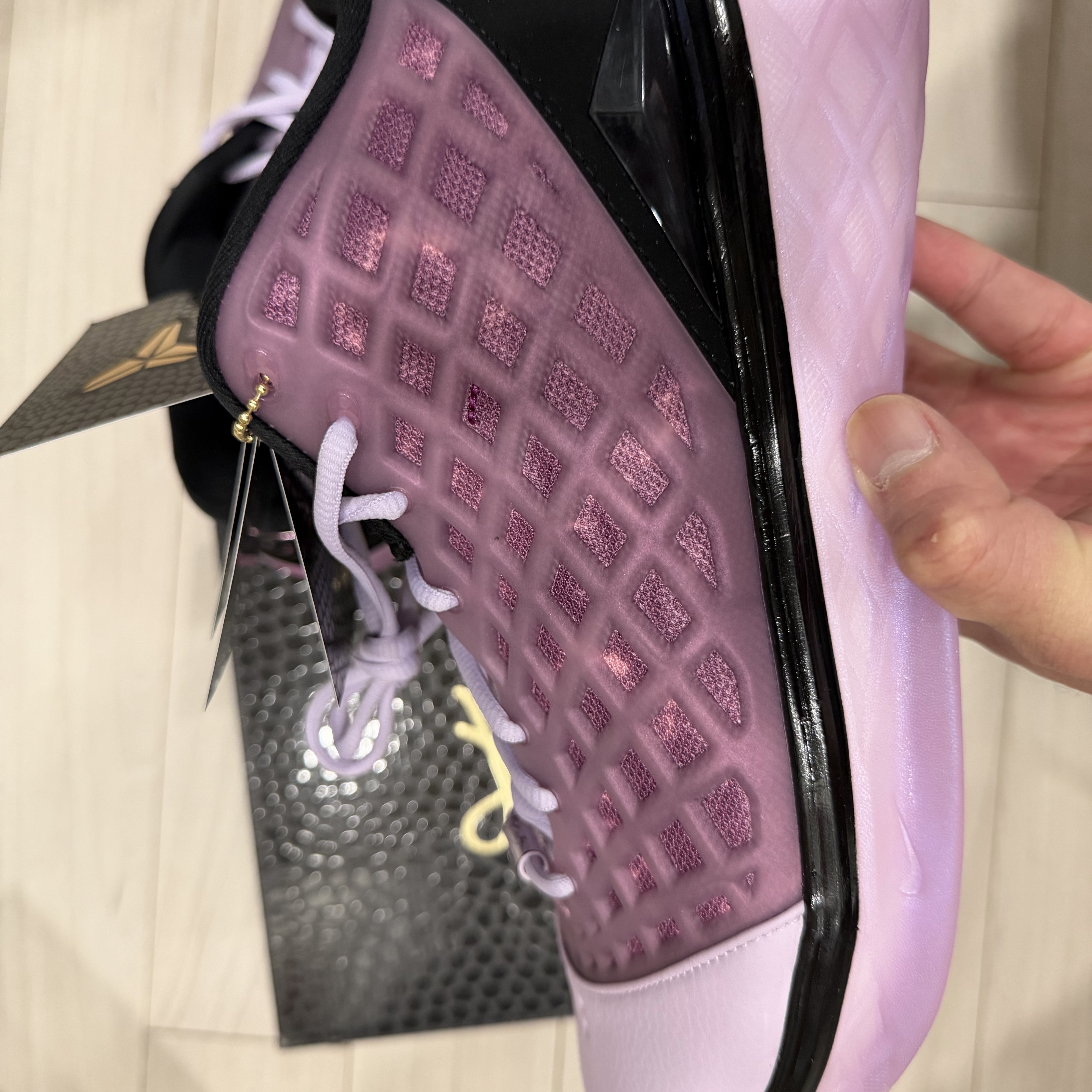 Nike Kobe 3 Low Protro Doll Pink Foam 착용 스타일 - 1