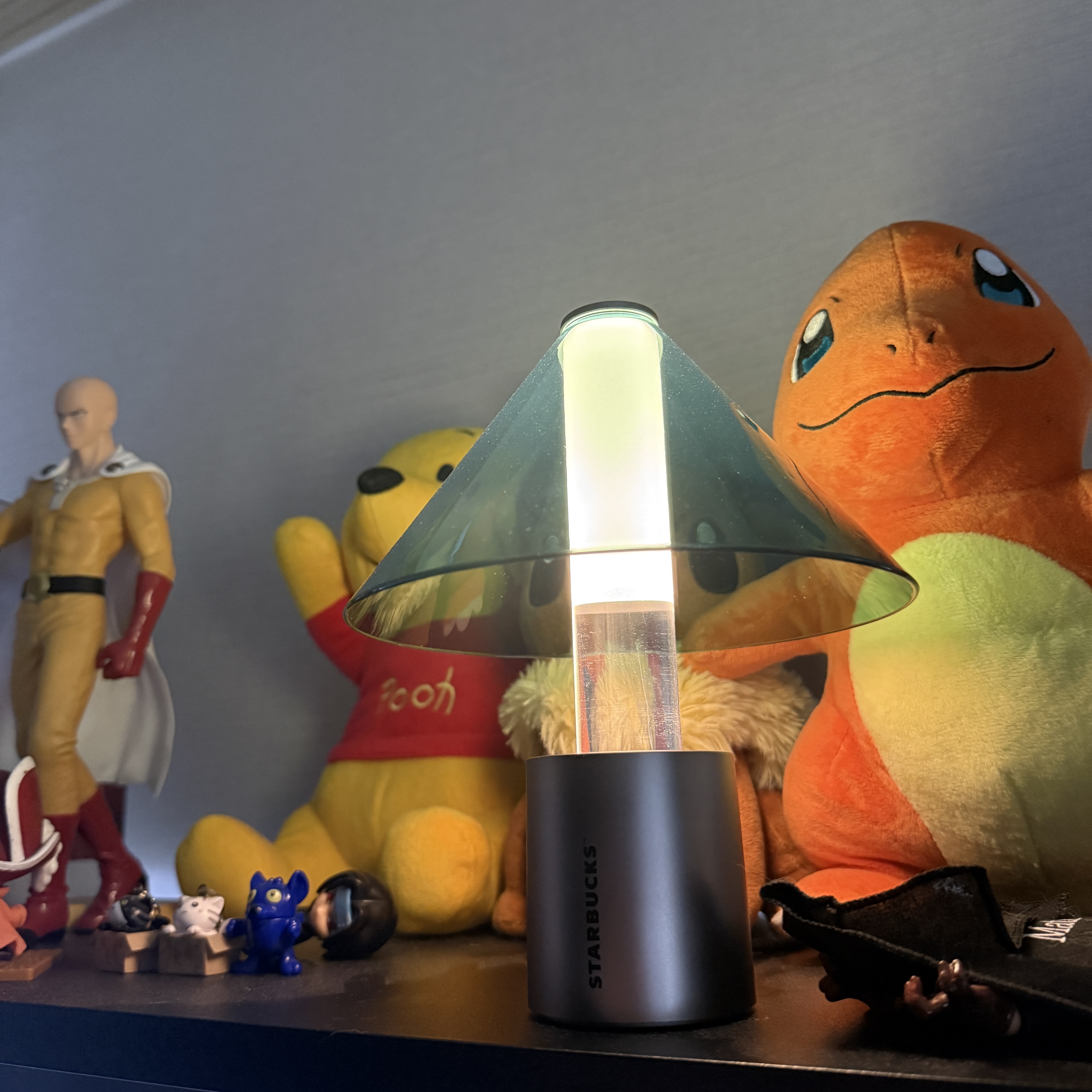 Starbucks x Bonakia Portable Lamp K Green 착용 스타일