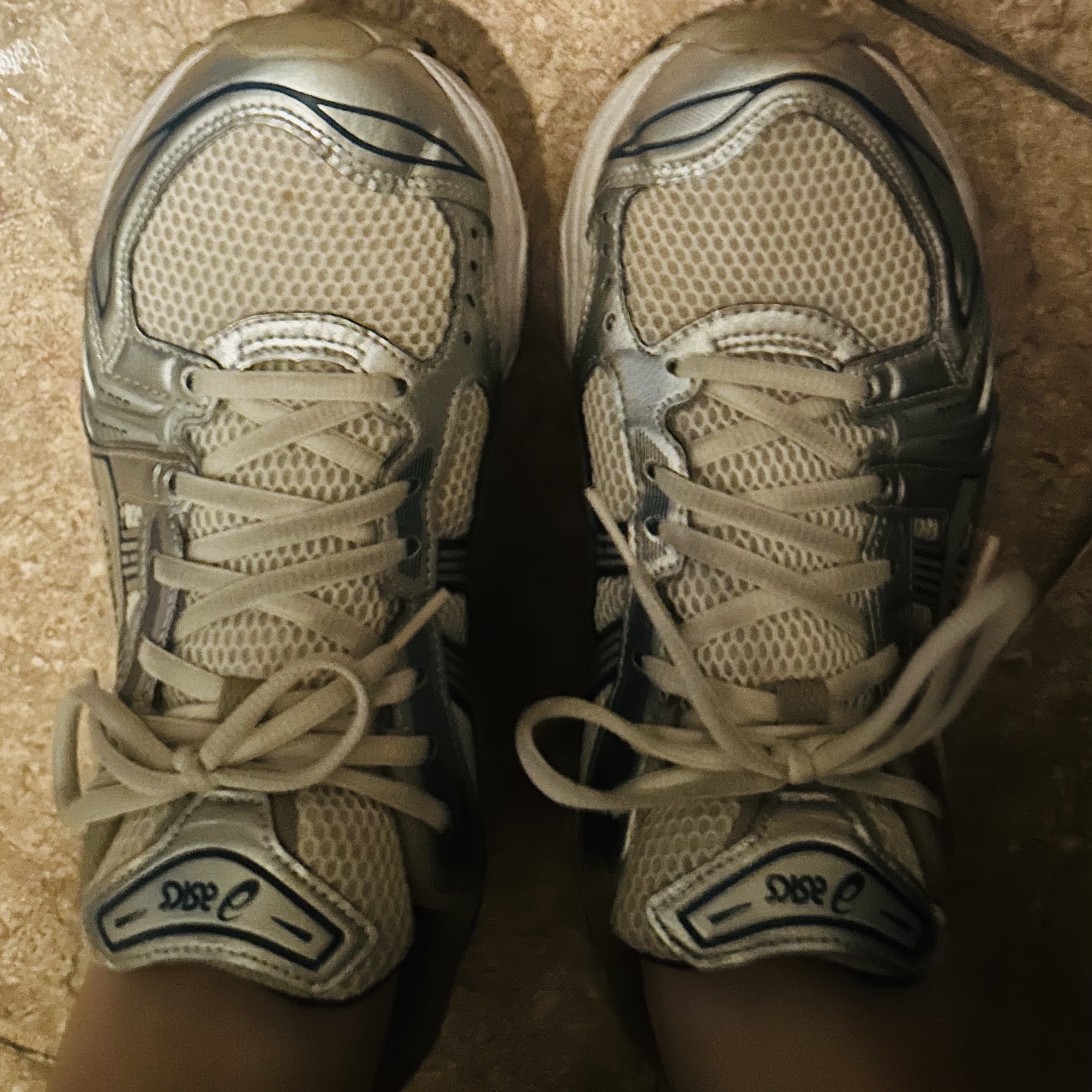 Asics Gel-Kayano 14 White Ivory 착용 스타일