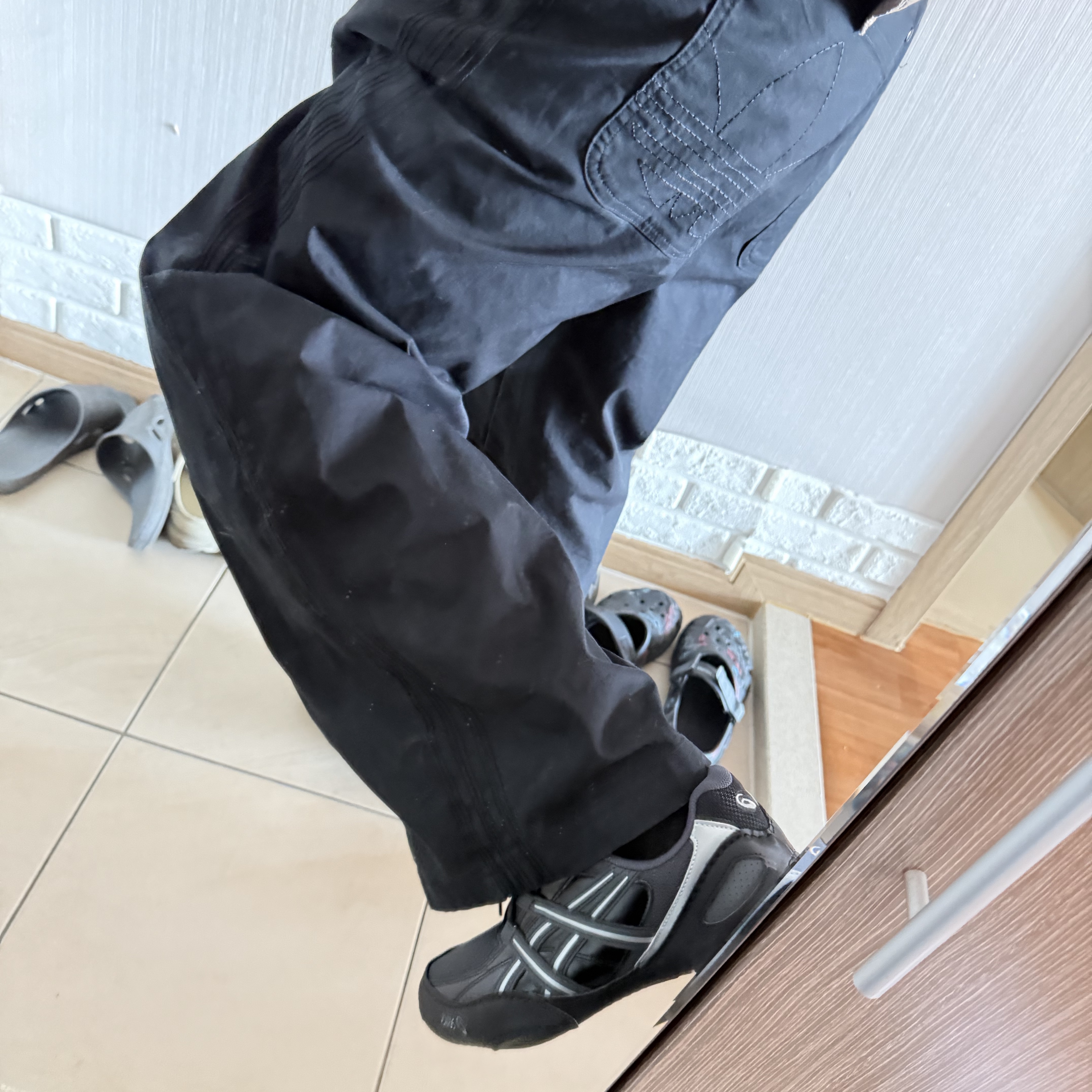 Asics Hypersync Graphite Grey Black 착용 스타일 - 3
