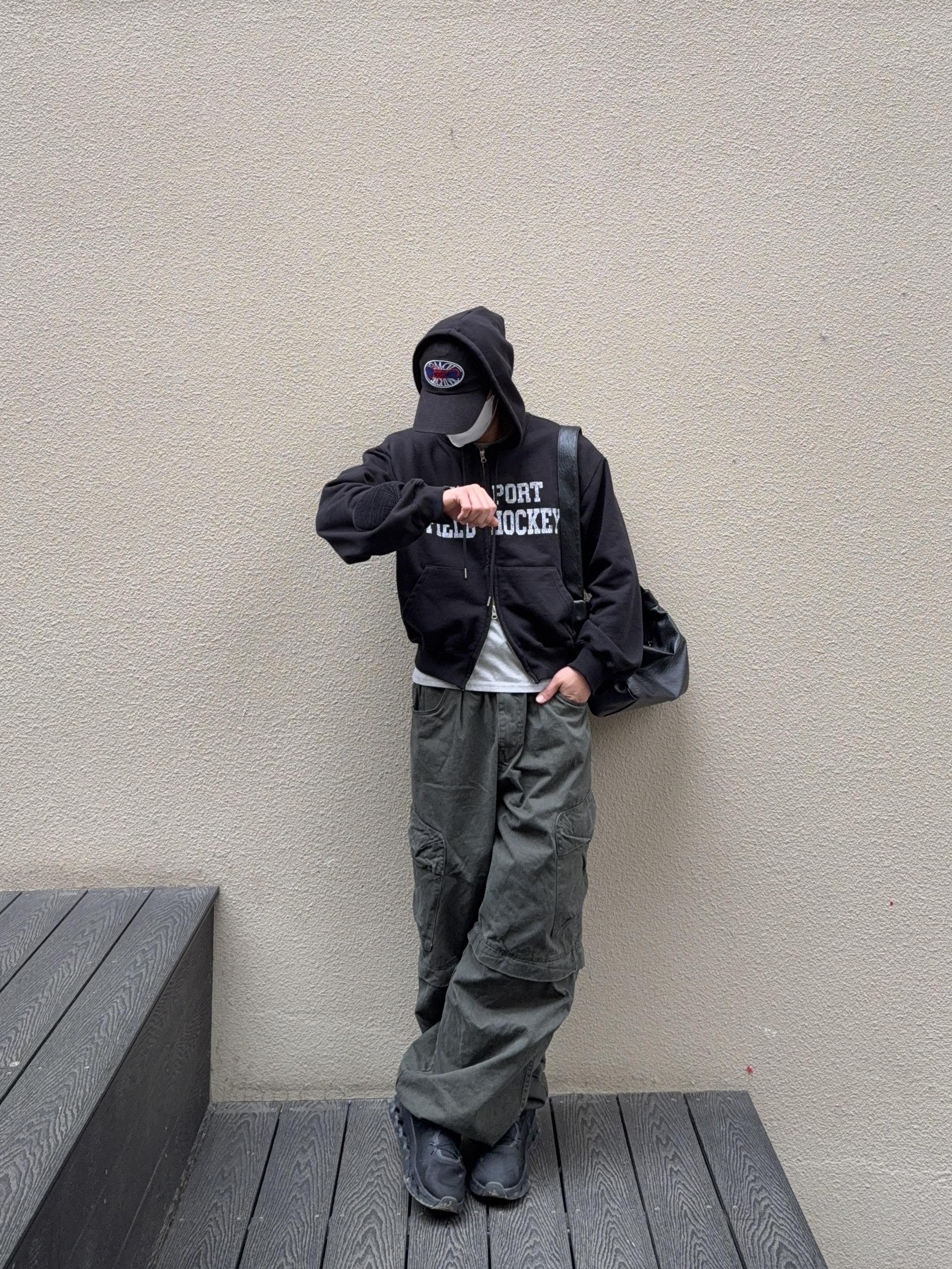 On Running x Post Archive Faction (Paf) Cloudmonster 2 Thorn Brown, On Running x Post Archive Faction (Paf) Cloudventure Peak All Black 착용 스타일 - 4