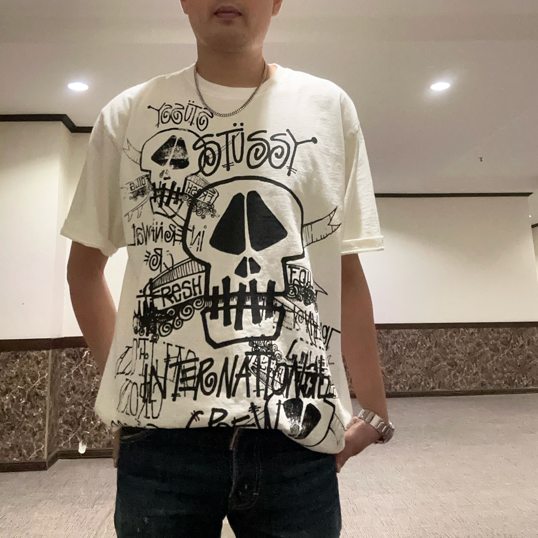 Stussy Skulls Pigment Dyed T-Shirt Natural 착용 스타일 - 1