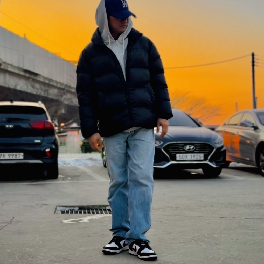 Nike Dunk Low Retro Black, Uniqlo EZY Denim Pants Blue - JP 착용 스타일