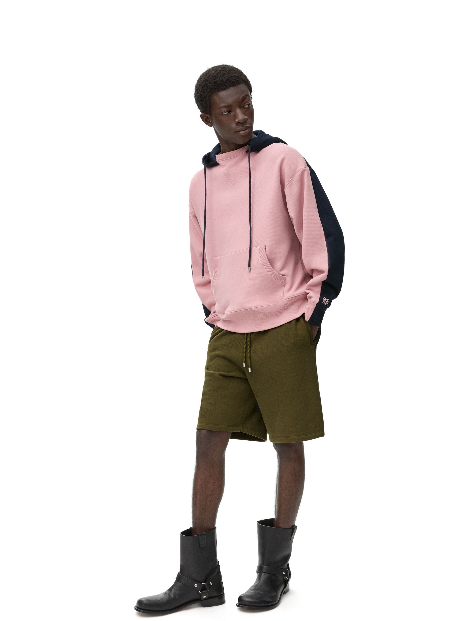 Loewe Cotton Relaxed Fit Hoodie Black Pink 착용 스타일 - 1