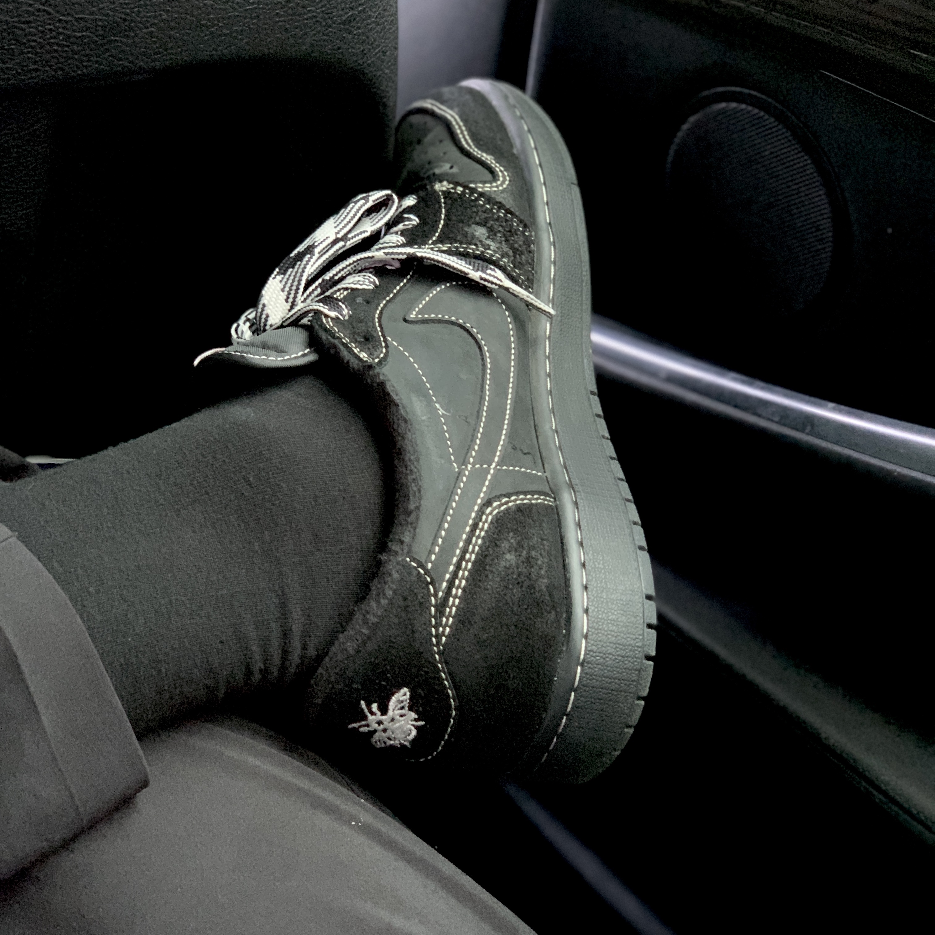 Jordan 1 x Travis Scott Retro Low OG SP Black Phantom 착용 스타일