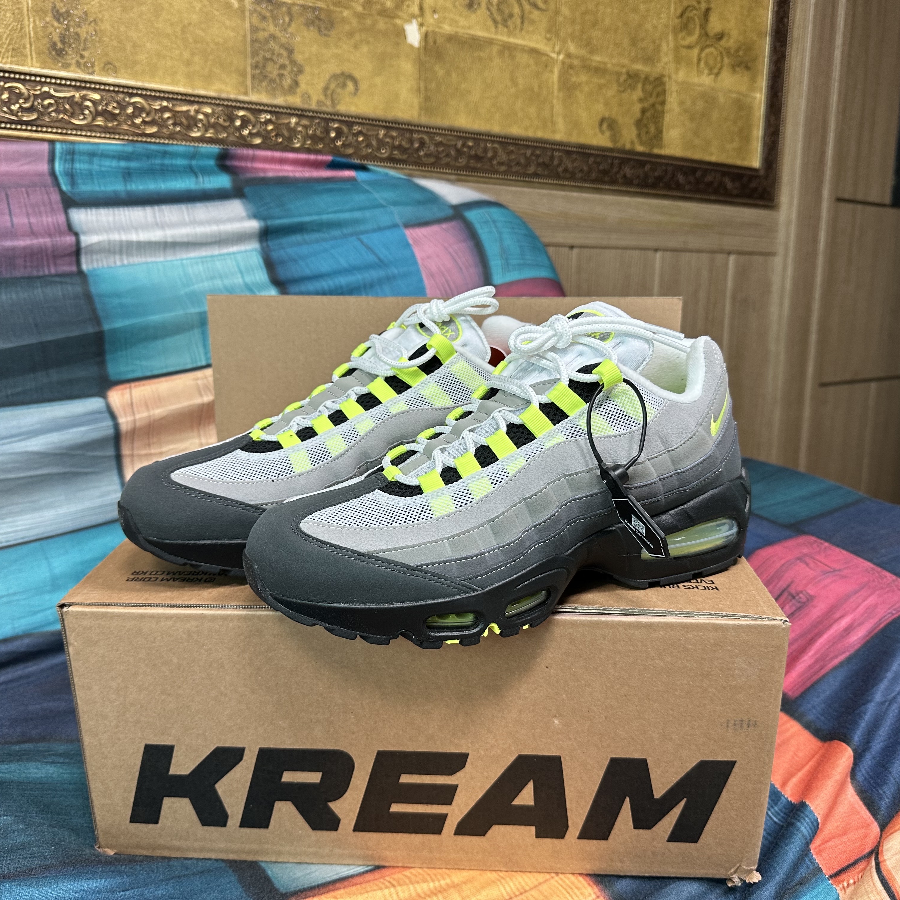 Nike Air Max 95 OG Neon 착용 스타일 - 2