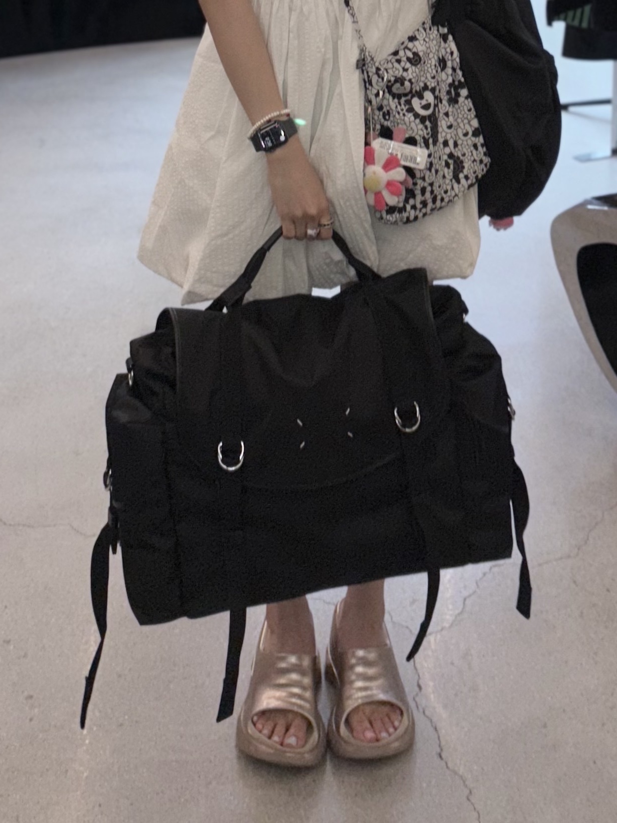 Maison Margiela High Tech Messenger Black 착용 스타일 - 2
