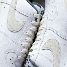 Nike Air Force 1 '07 LV8 White Vintage Green 착용 스타일