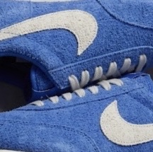 Nike Daybreak Suede SP Hyper Royal and Sail 착용 스타일