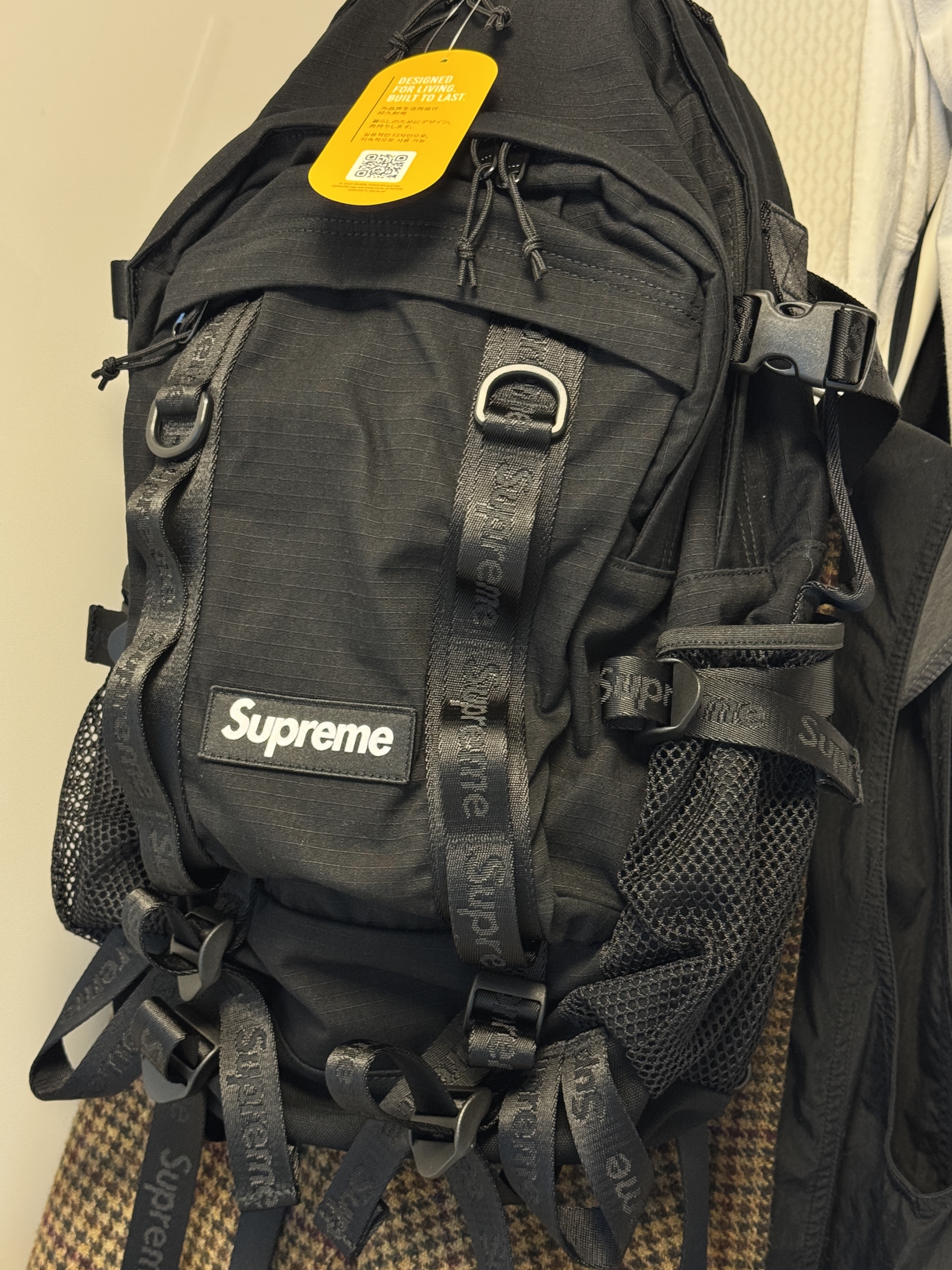 Supreme Backpack Black - 26SS 착용 스타일