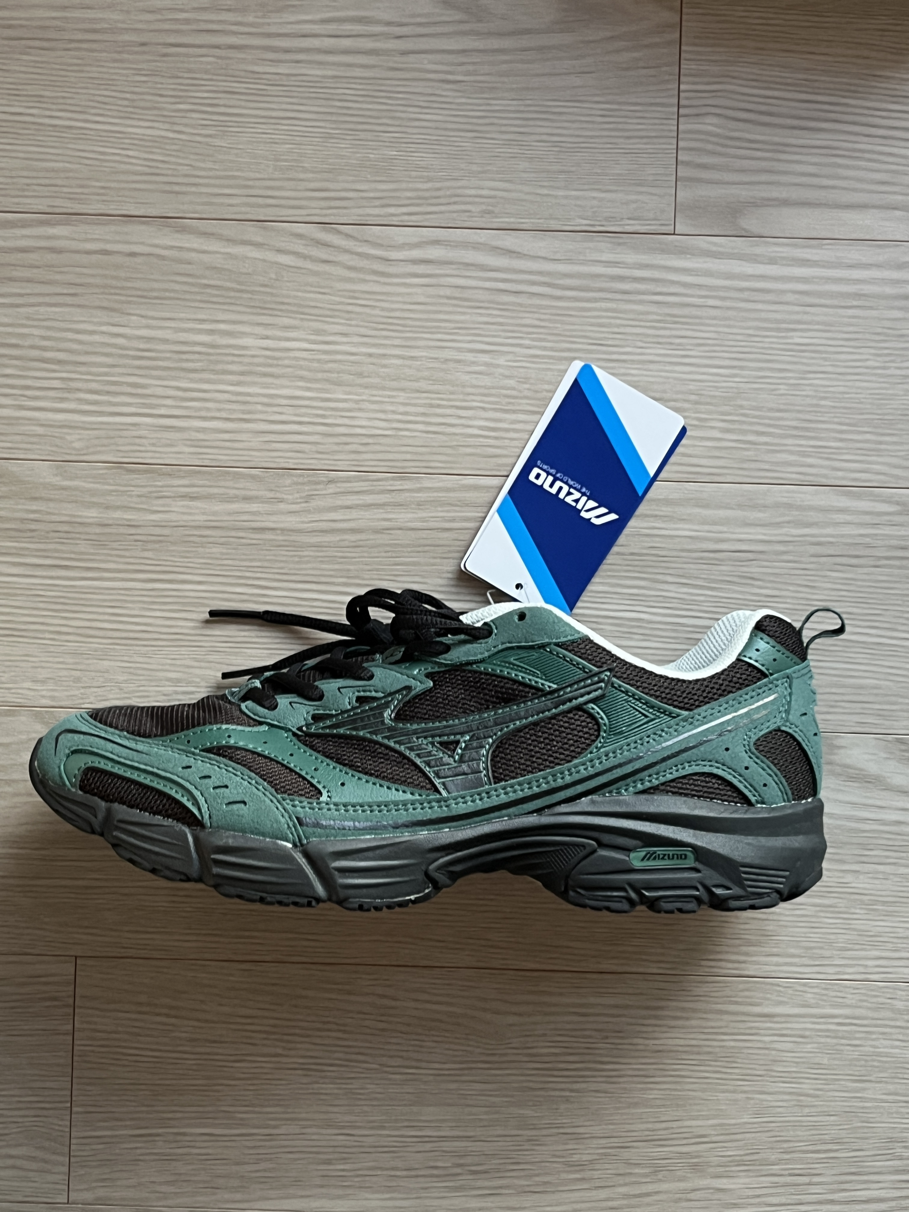 Mizuno MXR Bistro Green Black 착용 스타일 - 2