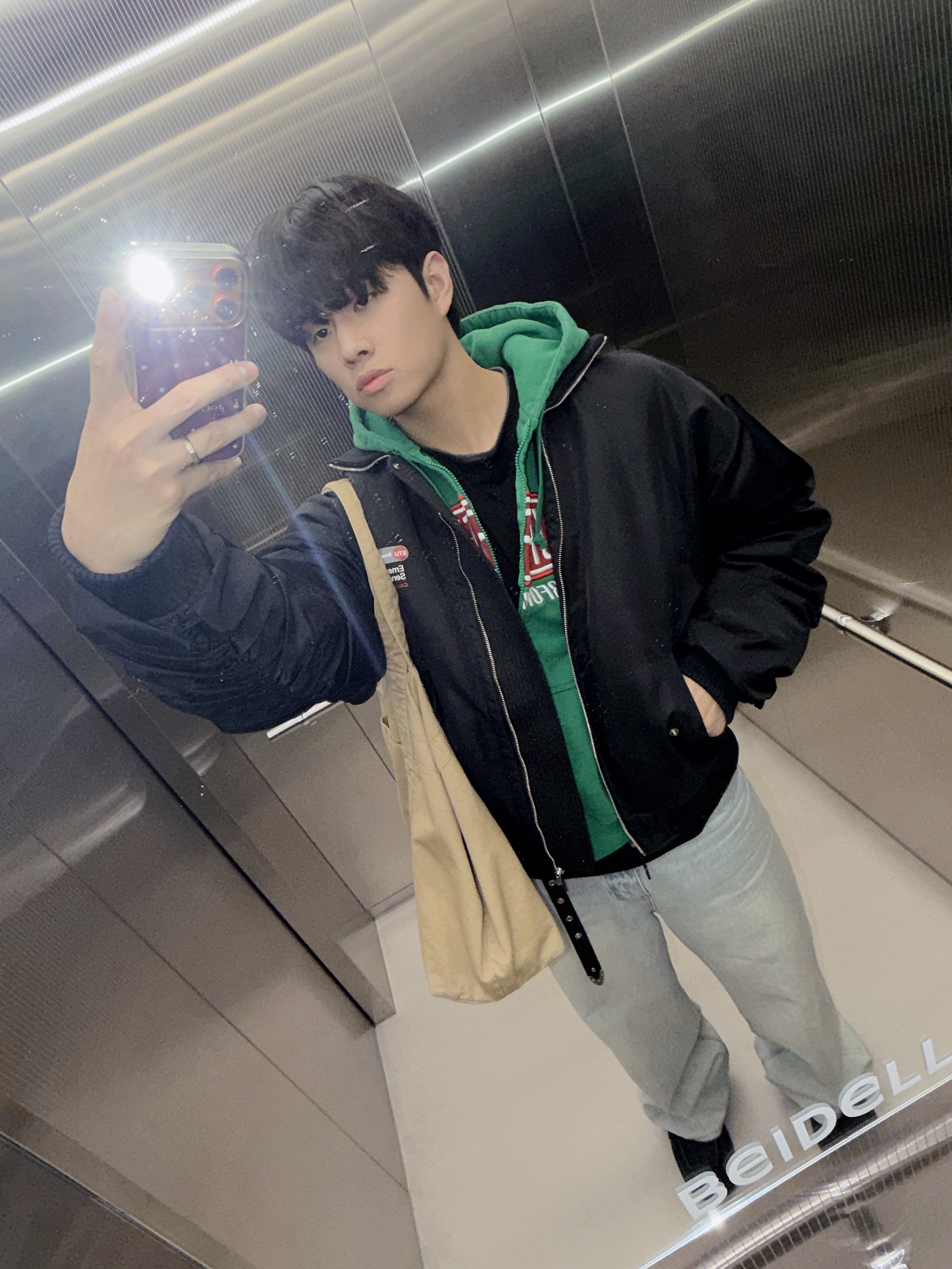 (W) Nike Shox Z Black University Red, Supreme Performance Zip Up Hooded Sweatshirt Green - 26SS 착용 스타일 - 2