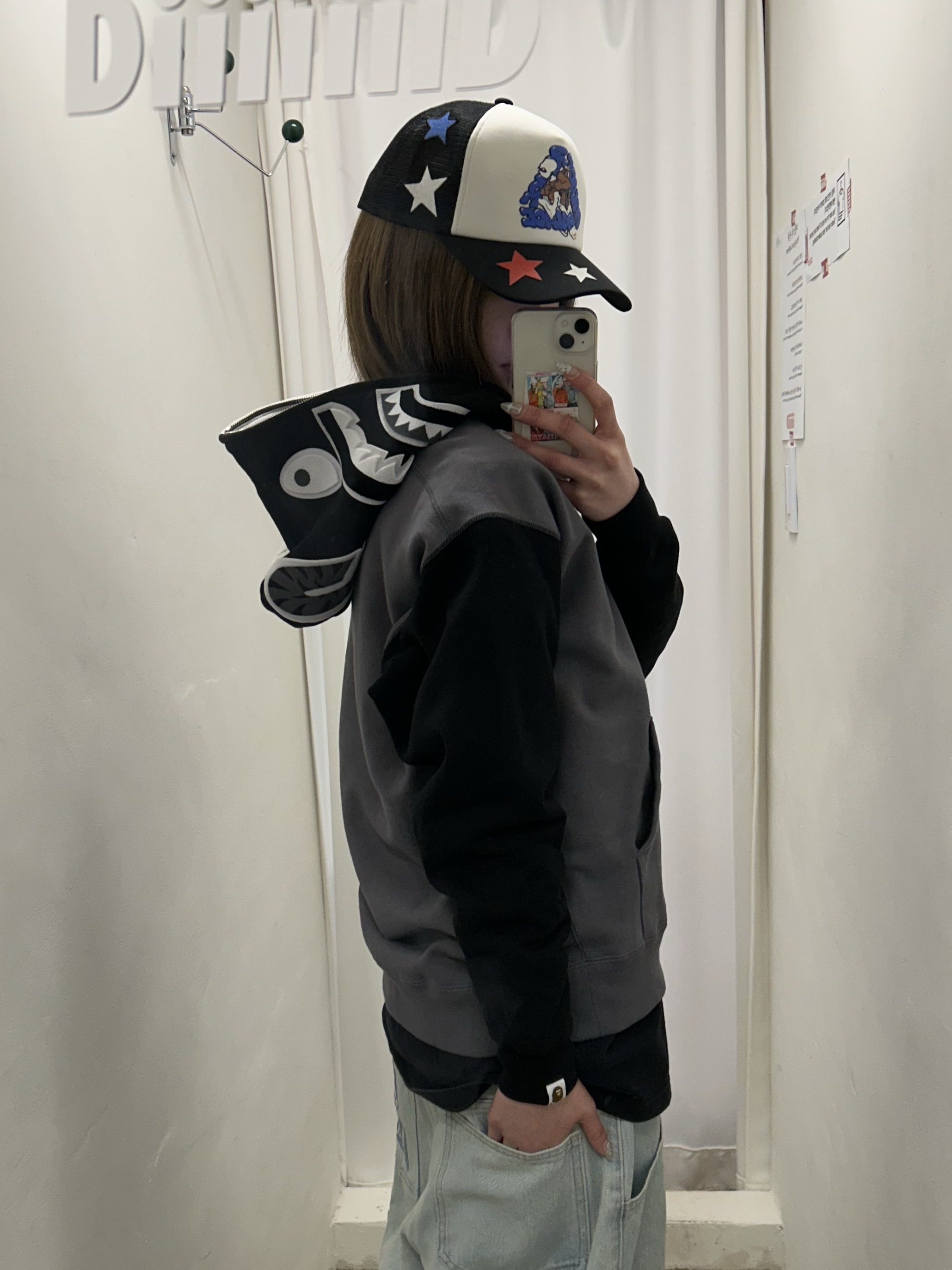 BAPE Shark Relaxed Fit Full Zip Hoodie #1 Black 착용 스타일 - 2