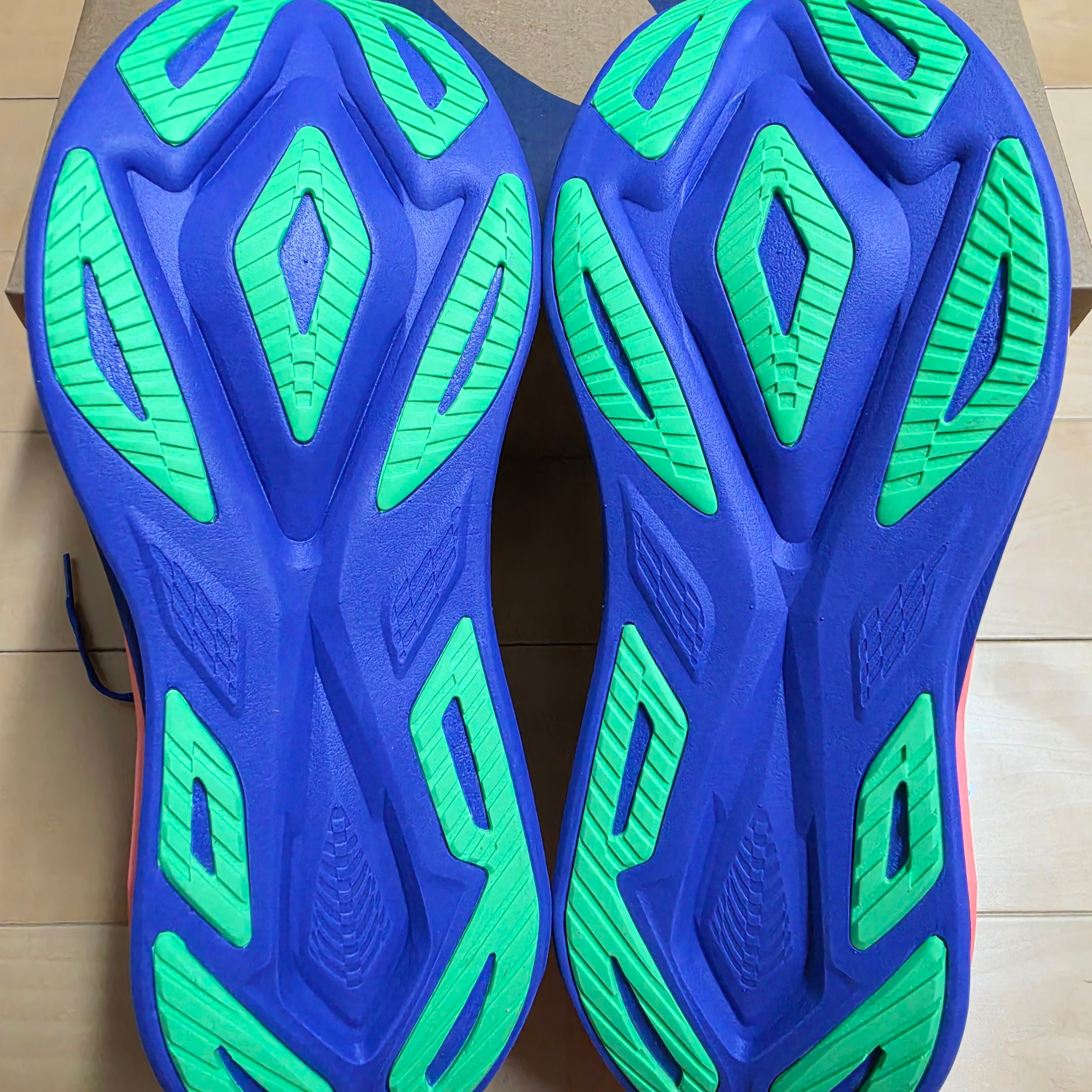 Asics Superblast 3 Cobalt Burst Light Orange 착용 스타일 - 5