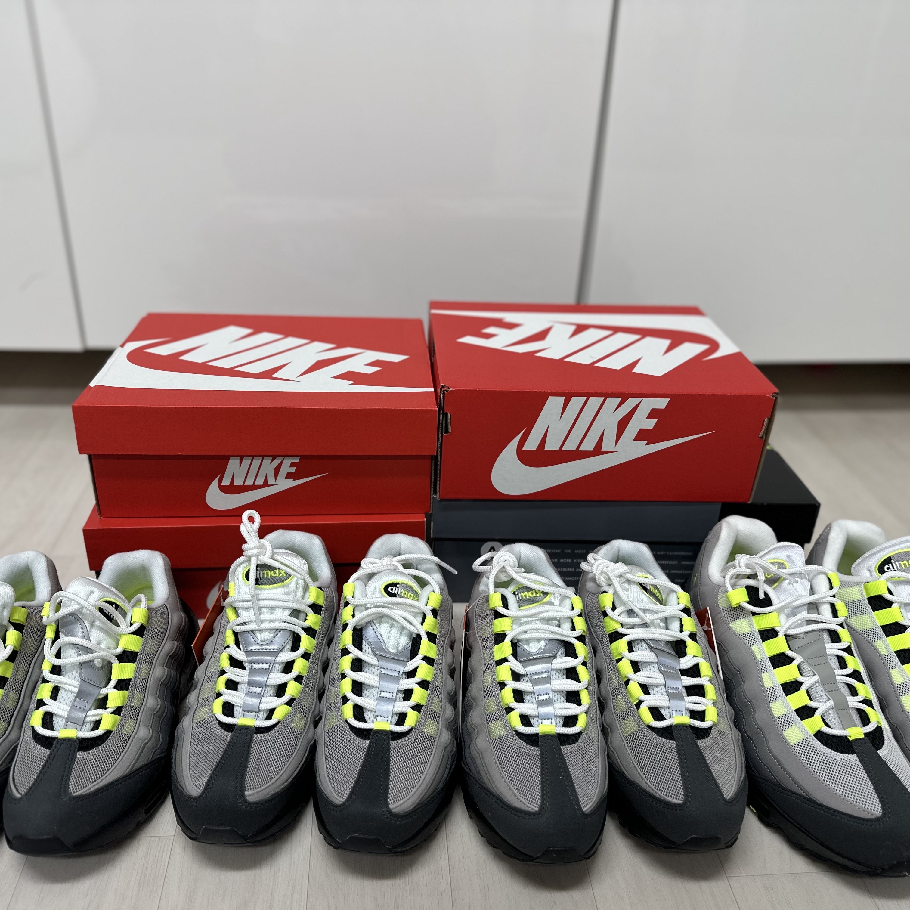 Nike Air Max 95 OG Neon 착용 스타일 - 2