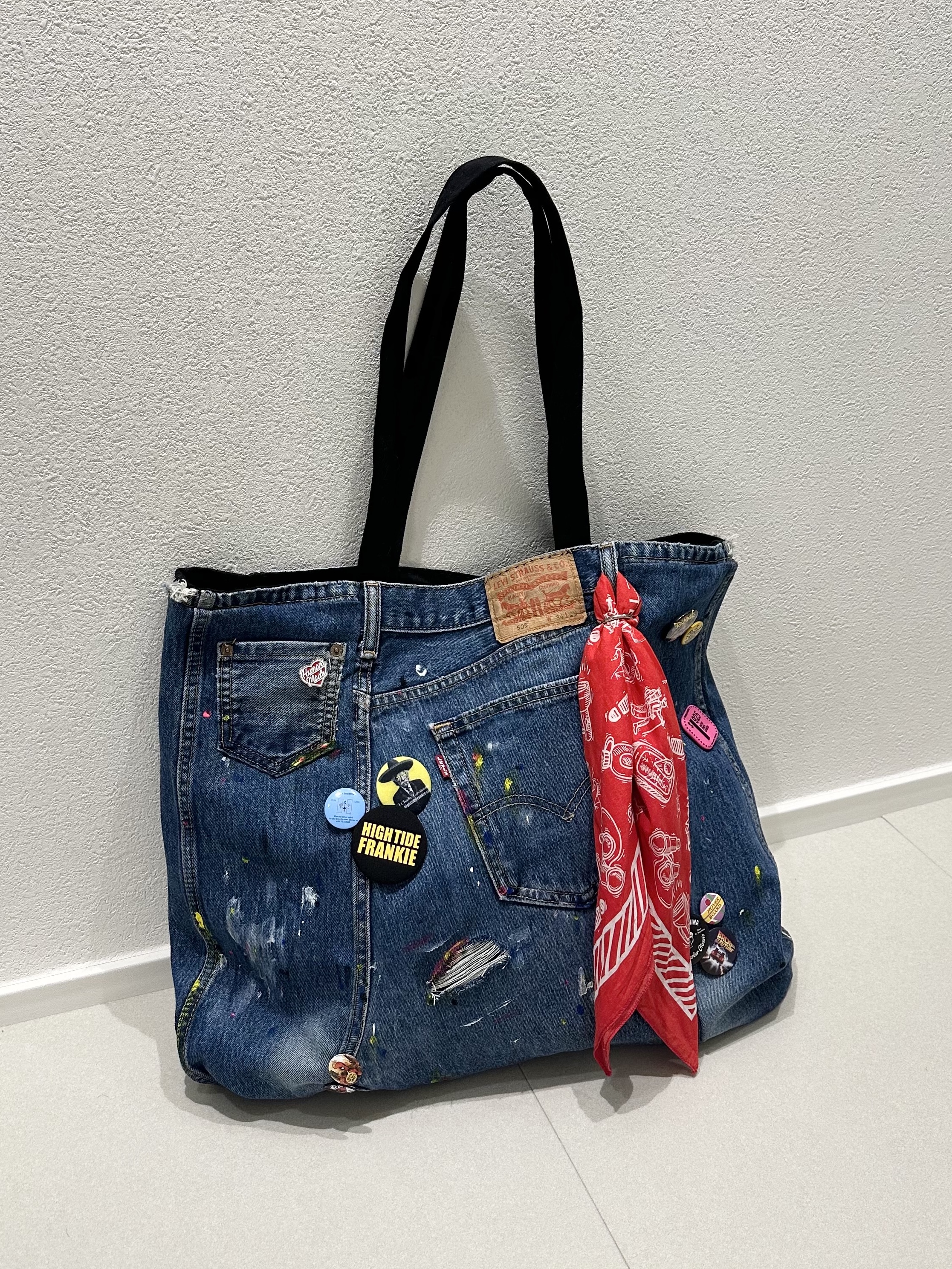 HIGHTIDE FRANKIE Paradise Badge Set A, Human Made Heart Pins Red 착용 스타일 - 1