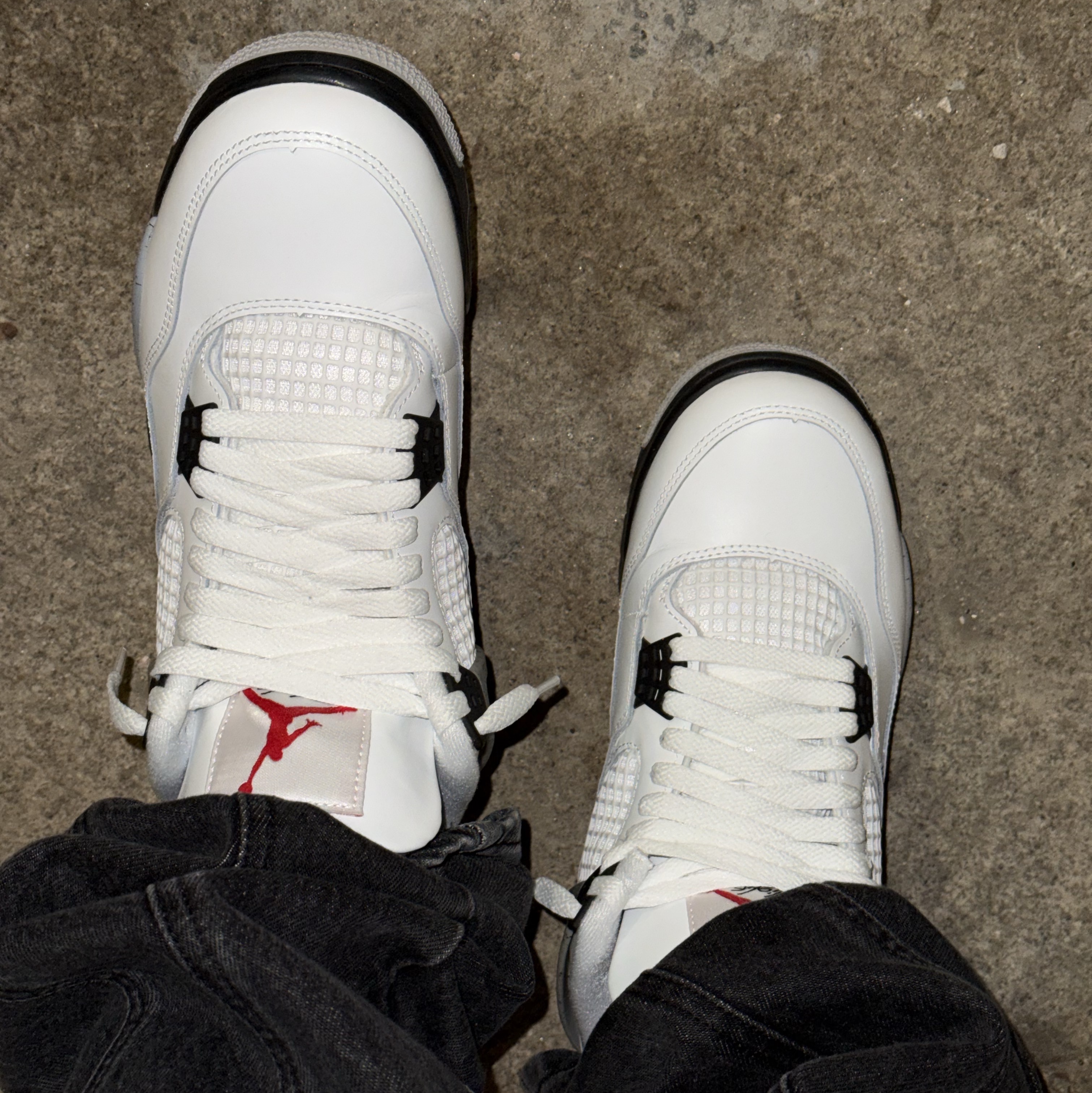 Jordan 4 Retro OG White Cement 2025 착용 스타일 - 1