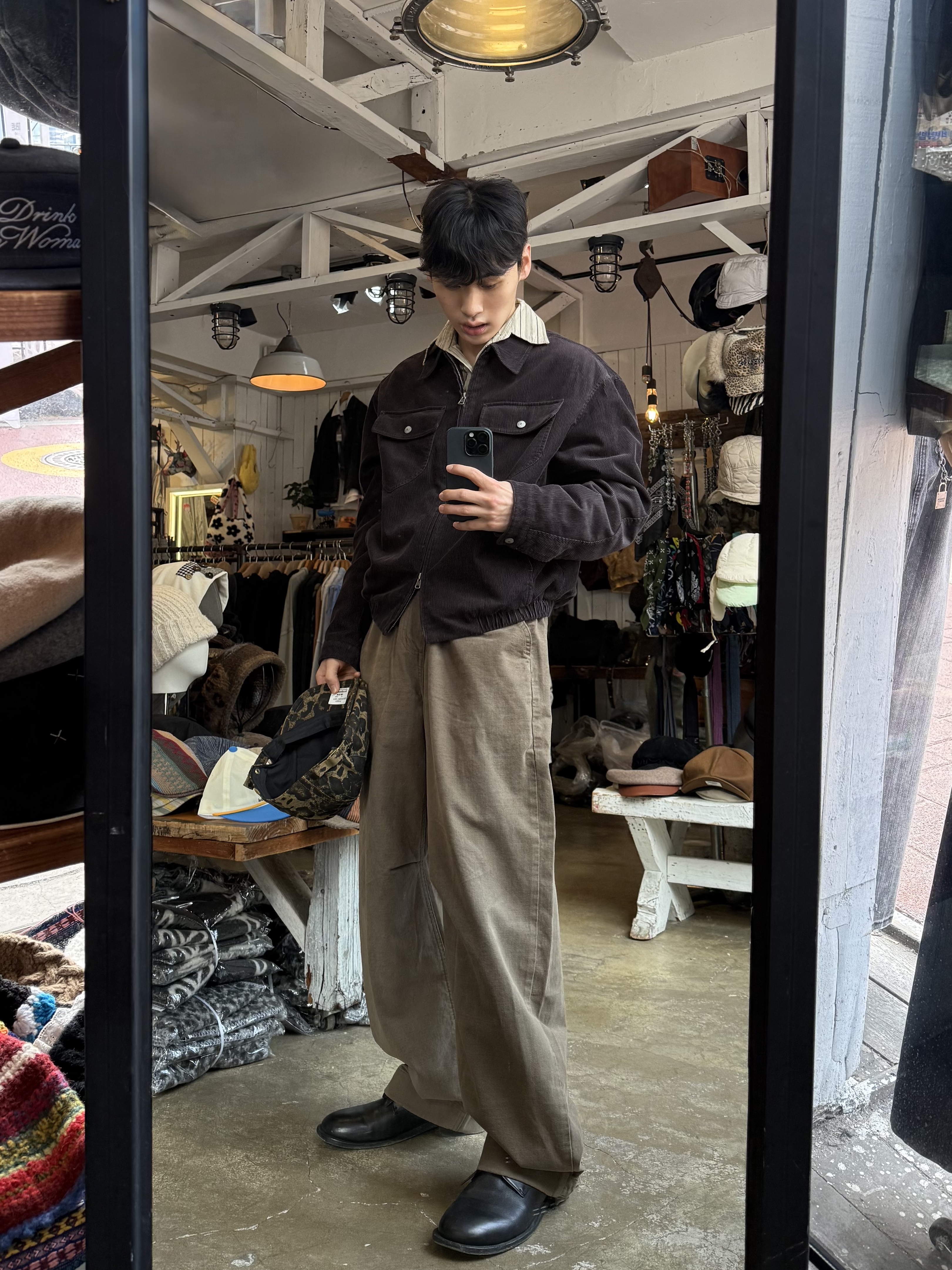 Suade Striped Over Shirt Beige, Kinchi Shower - 808 (a) Black 착용 스타일 - 1