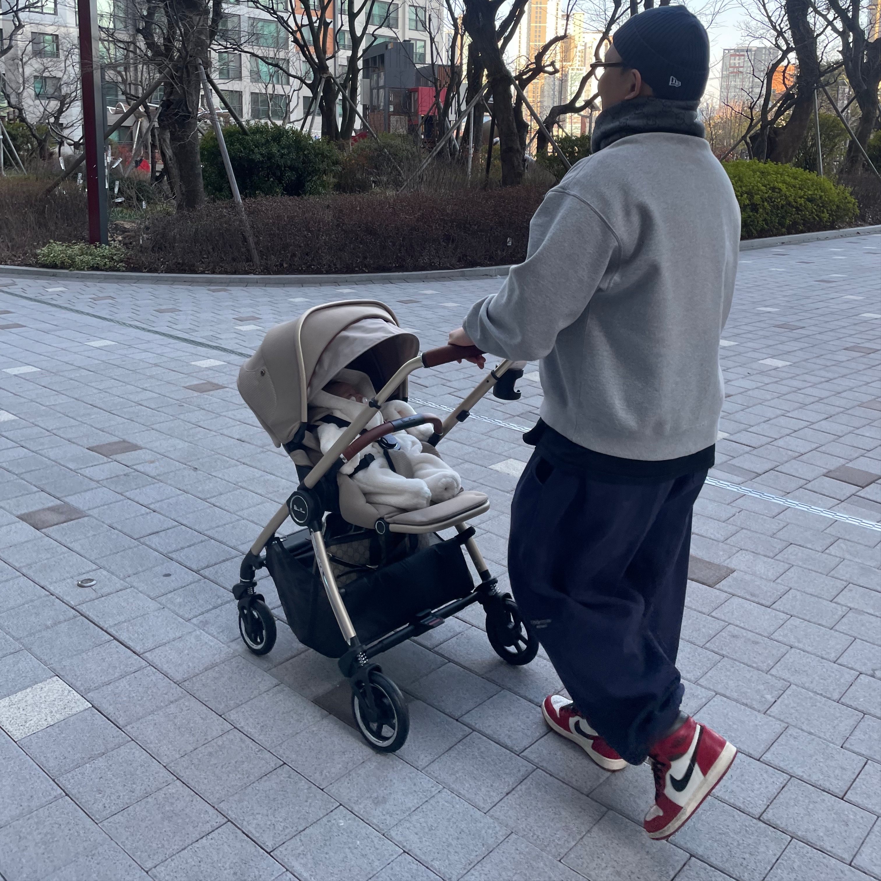 Undermycar Mu.03 Anti Fxxking Logo Play Oversized Sweat Jogger Navy, Nike x Stussy NRG Fleece Crewneck Dark Grey Heather (DO9337-063) 착용 스타일 - 2