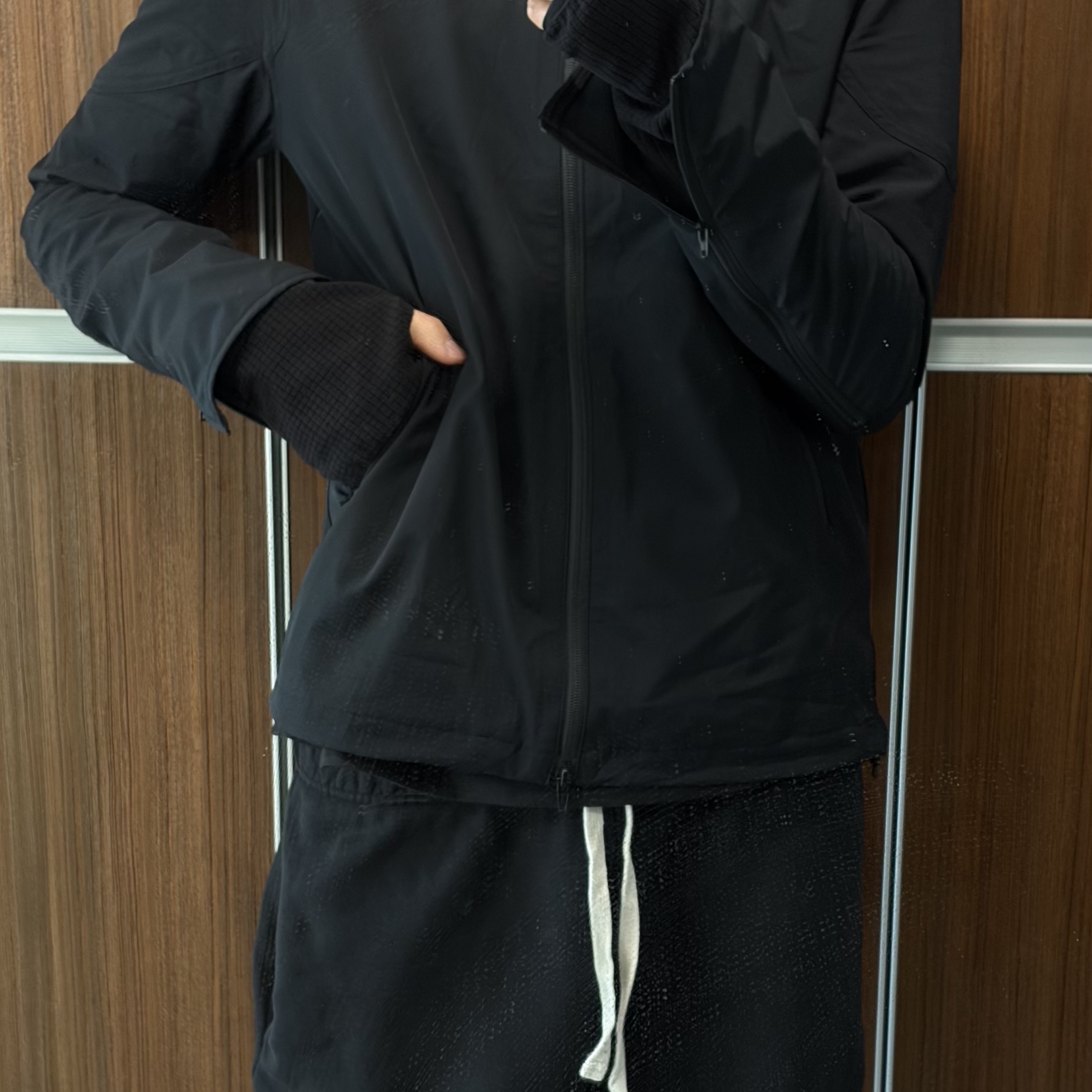 Undermycar Air Nylon Hybrid Jacket Black 착용 스타일 - 4