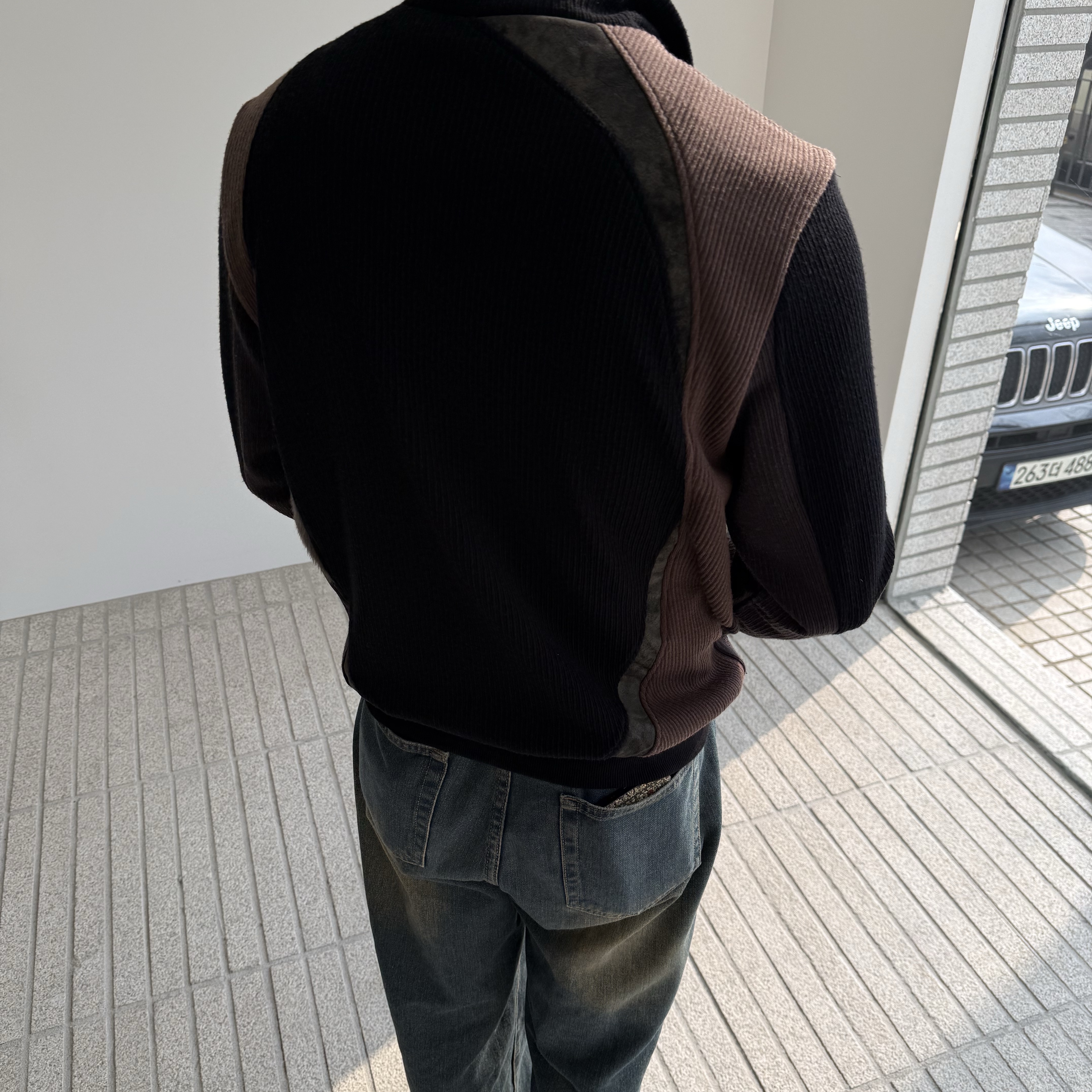 Xlim EP.9 01 Jersey Black Brown, Yase Mud Horsehide Derby Black 착용 스타일 - 3