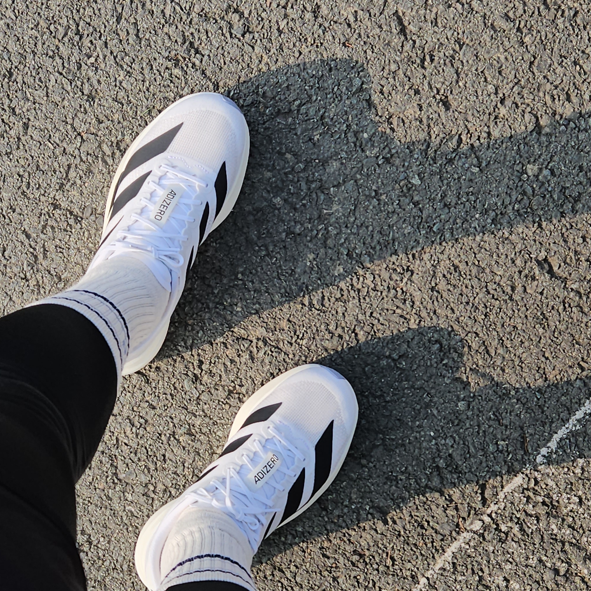 Adidas Adizero EVO SL Cloud White Core Black 착용 스타일 - 1
