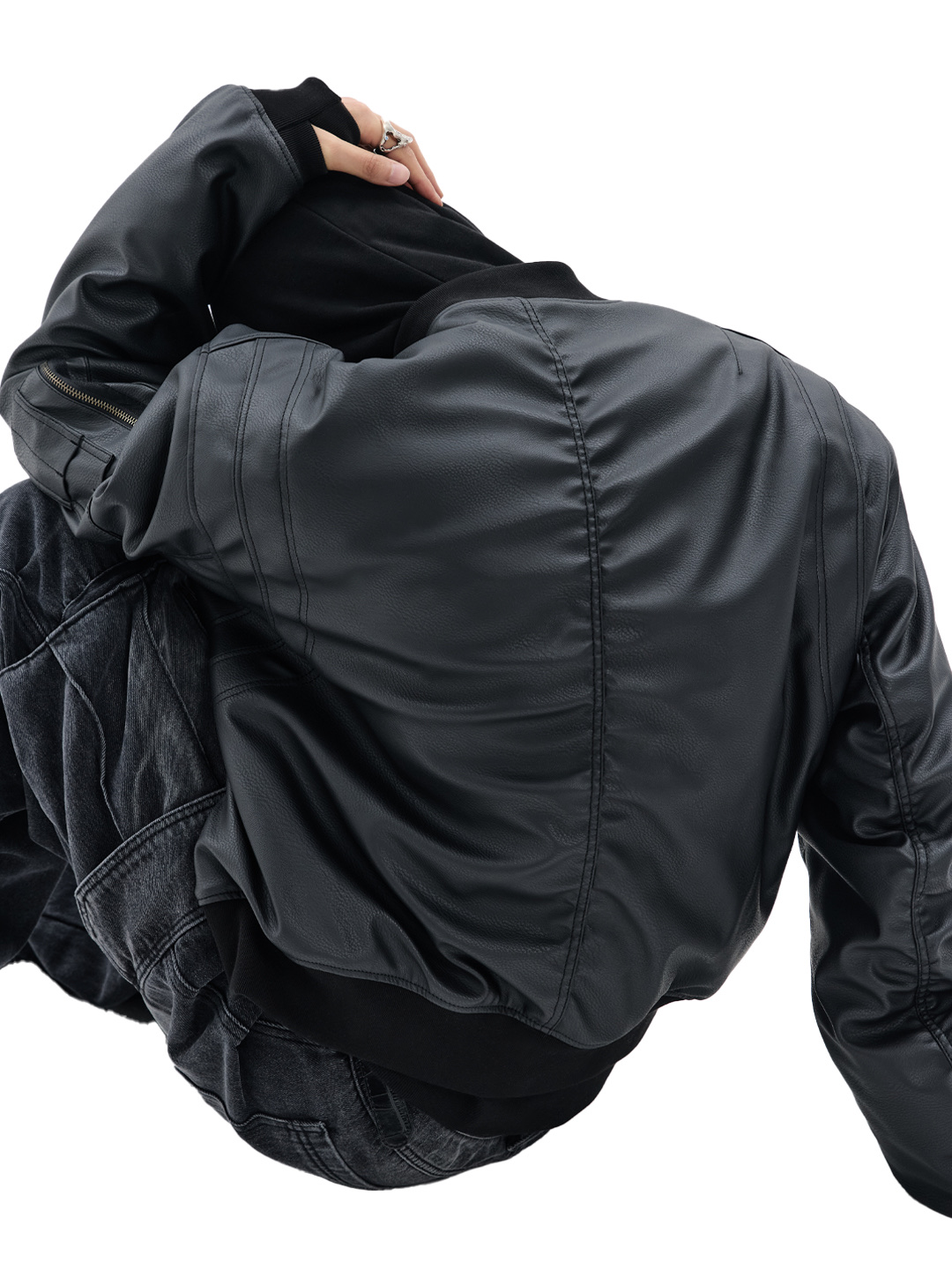 AX CONNECTION Tactical Cracked Leather  Bomber Jacket 착용 스타일 - 6
