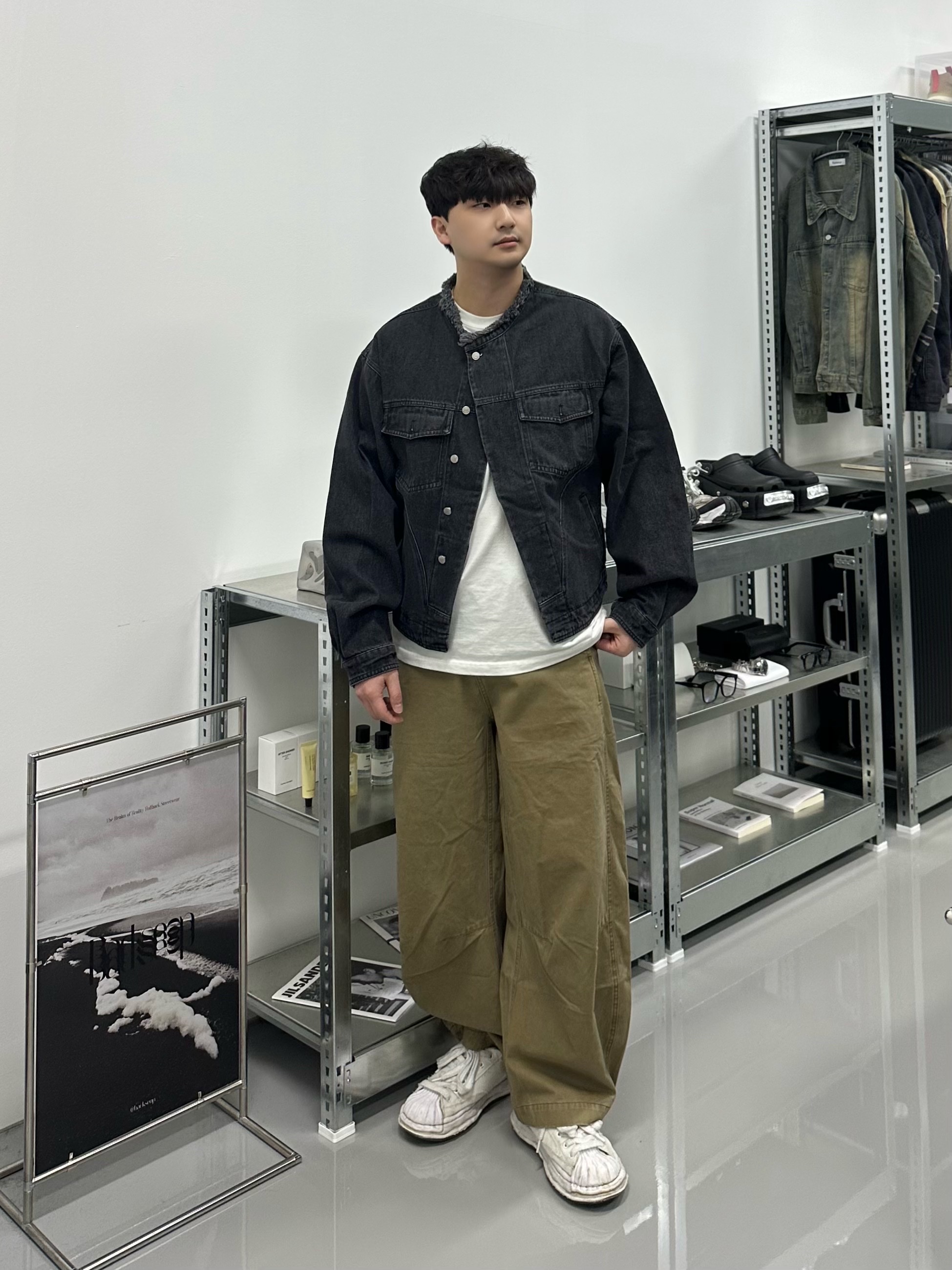 Maison Mihara Yasuhiro Blakey OG Sole Canvas Low-top Sneakers White 착용 스타일 - 1