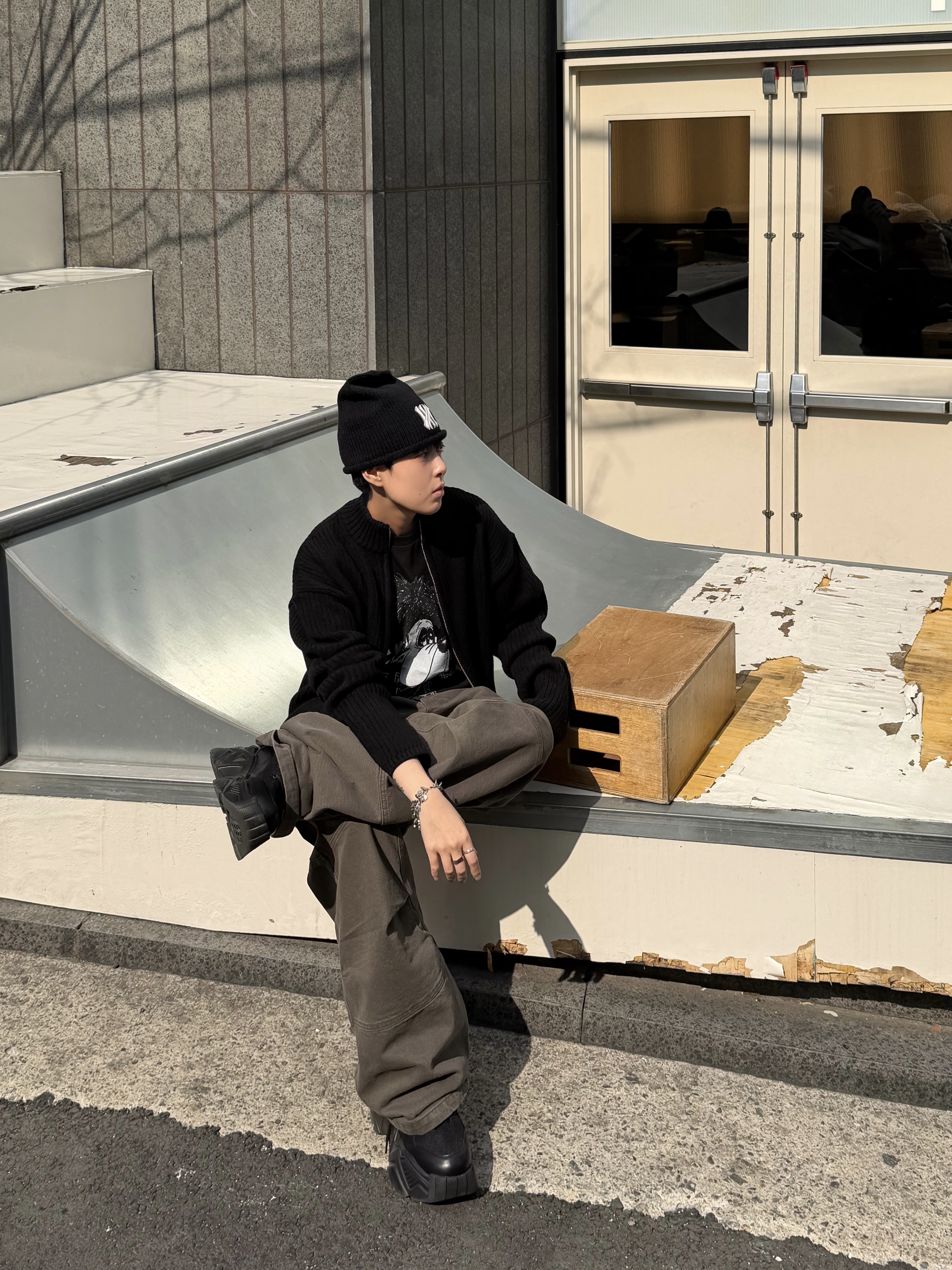 Farfromwhat Far High Neck Rib Knit Zip-Up_Black, Farfromwhat Far Double Waist Pants 착용 스타일 - 8