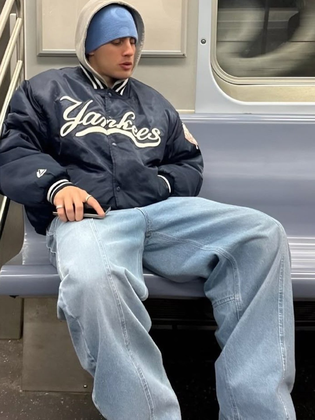 Nike Club LNY Jacket Dark Team Red (IQ3705-613), Nike Club LNY Jacket Dark Hazel (IQ3705-212) 착용 스타일 - 5