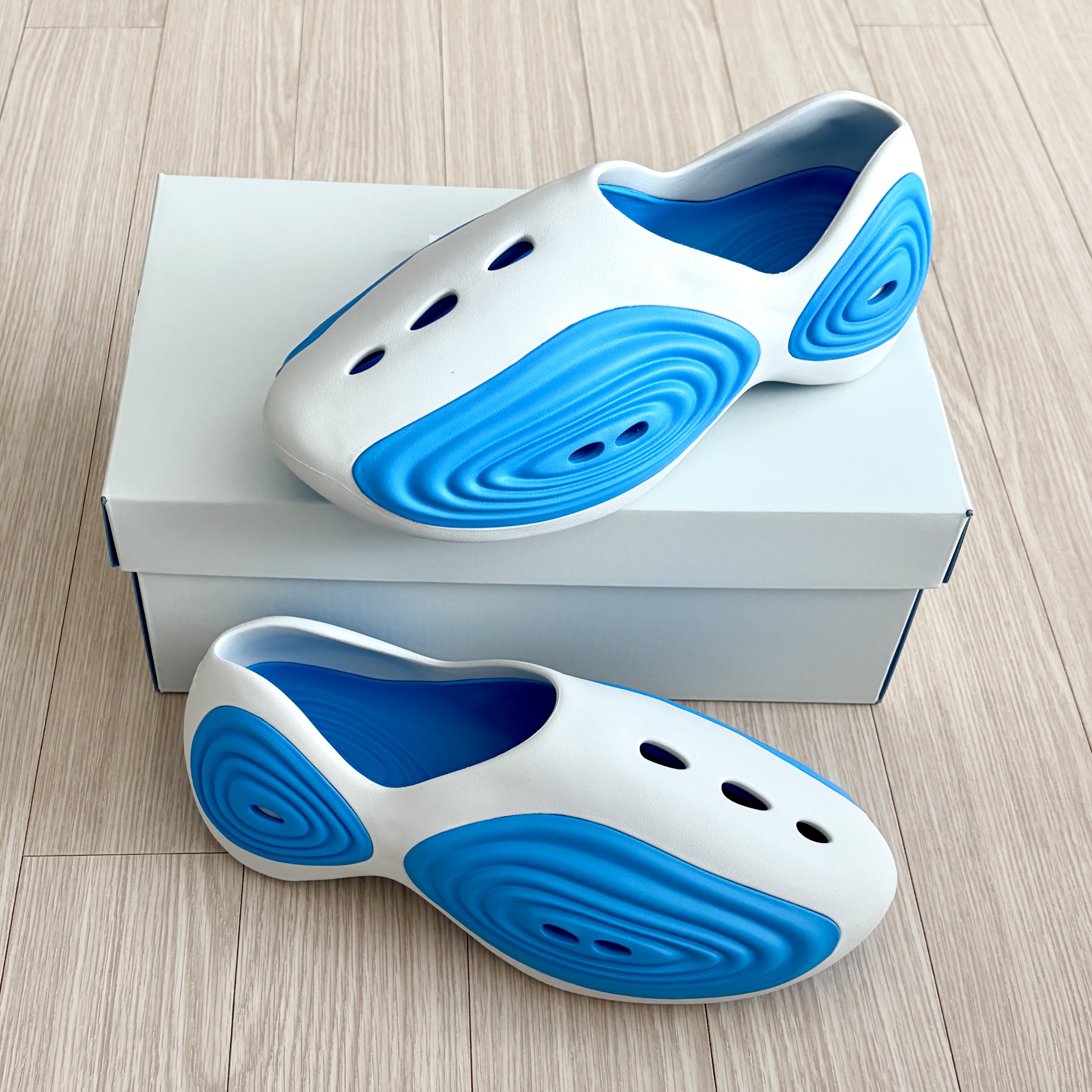 Crocs x Steven Smith Ripple Clog White Blue 착용 스타일 - 3