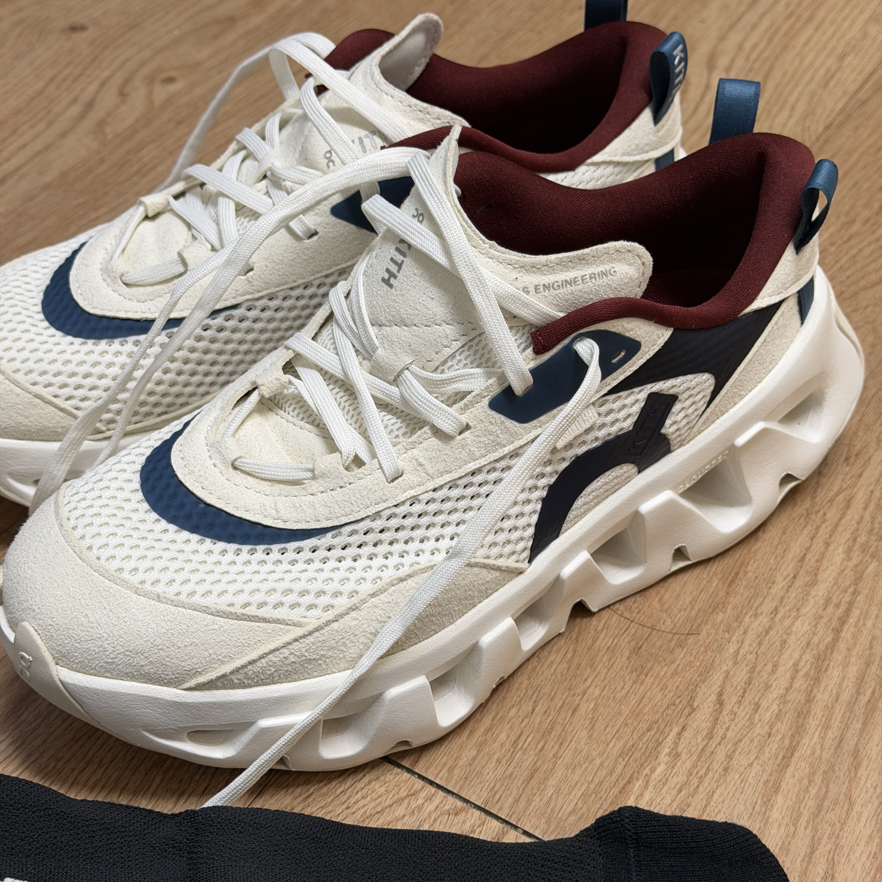 On Running x Kith K-Tech 2 White Real Teal 착용 스타일 - 1