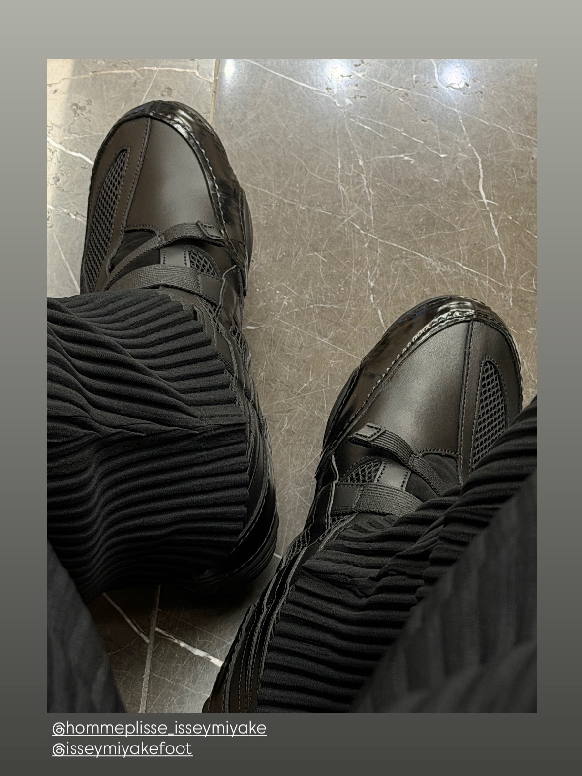 Asics x Issey Miyake Hyper Taping Black 착용 스타일
