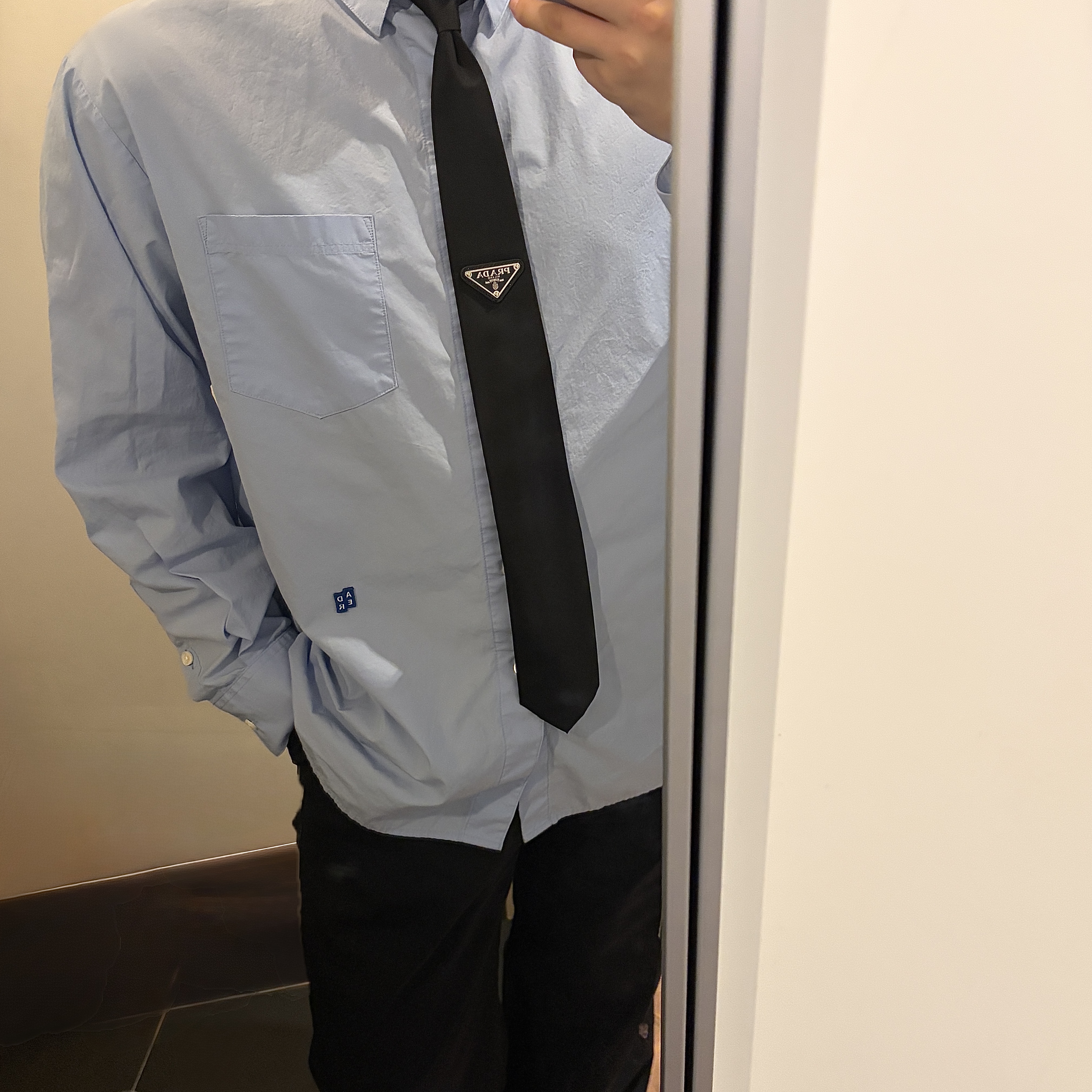 Ader Error Sig; TRS/BL Tag Shirt 01 Sky Blue, Zara x Ader Error Wide Pants Black 착용 스타일 - 4