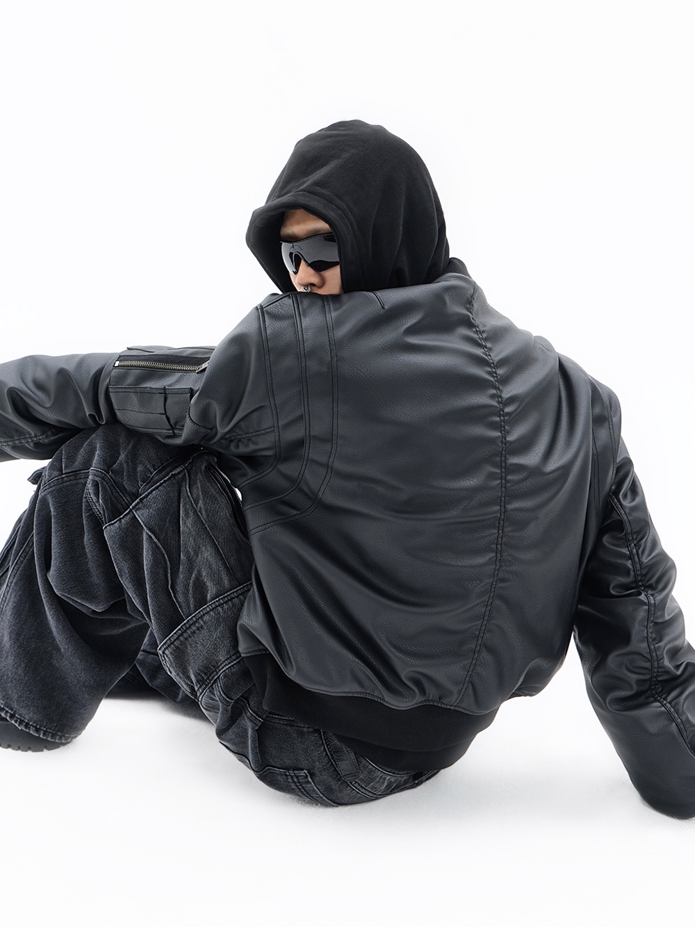 AX CONNECTION Tactical Cracked Leather  Bomber Jacket 착용 스타일 - 5