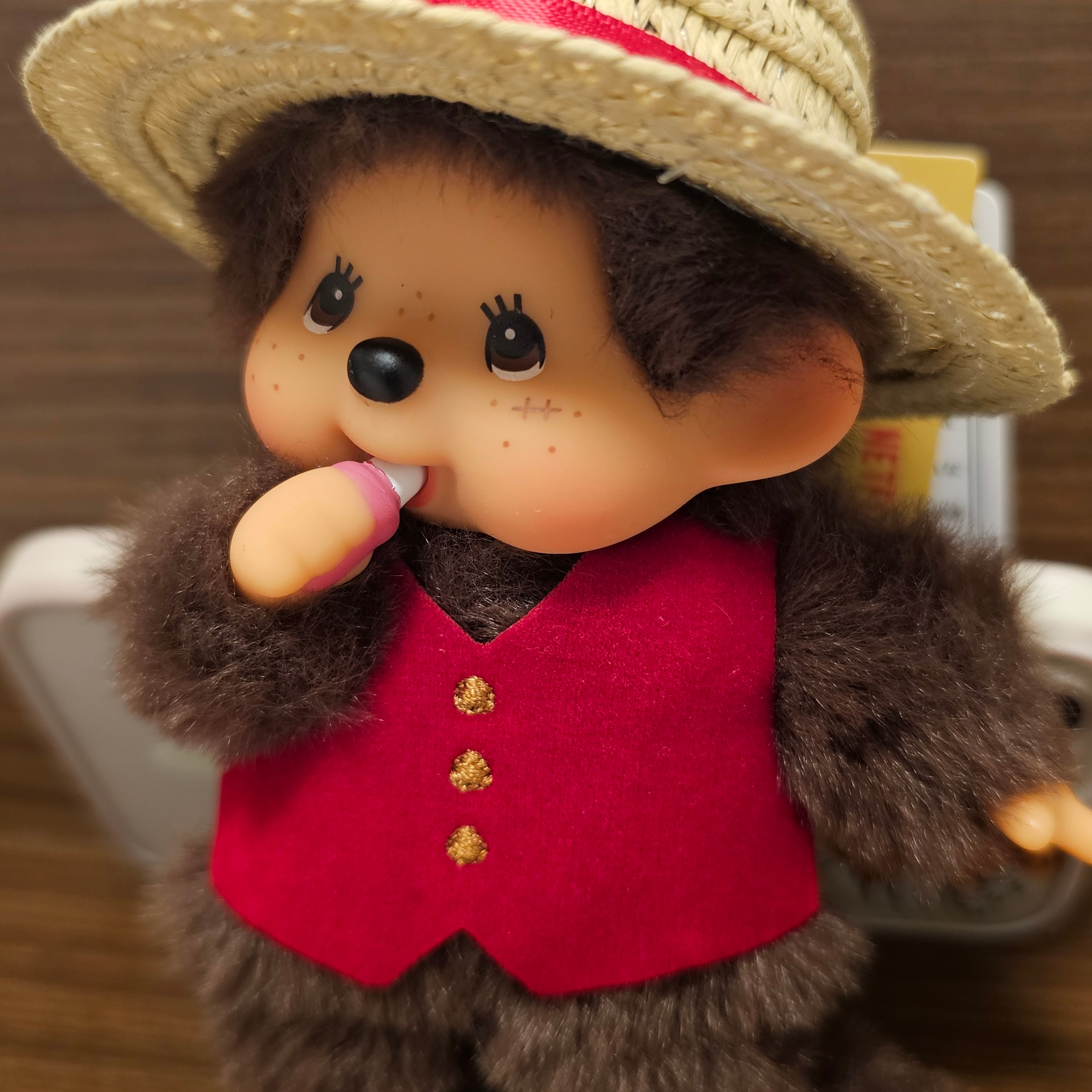 Monchhichi x One Piece Luffy Monchhichi Key Chain, Monchhichi x One Piece Chopper Mascot Key Chain 착용 스타일 - 1
