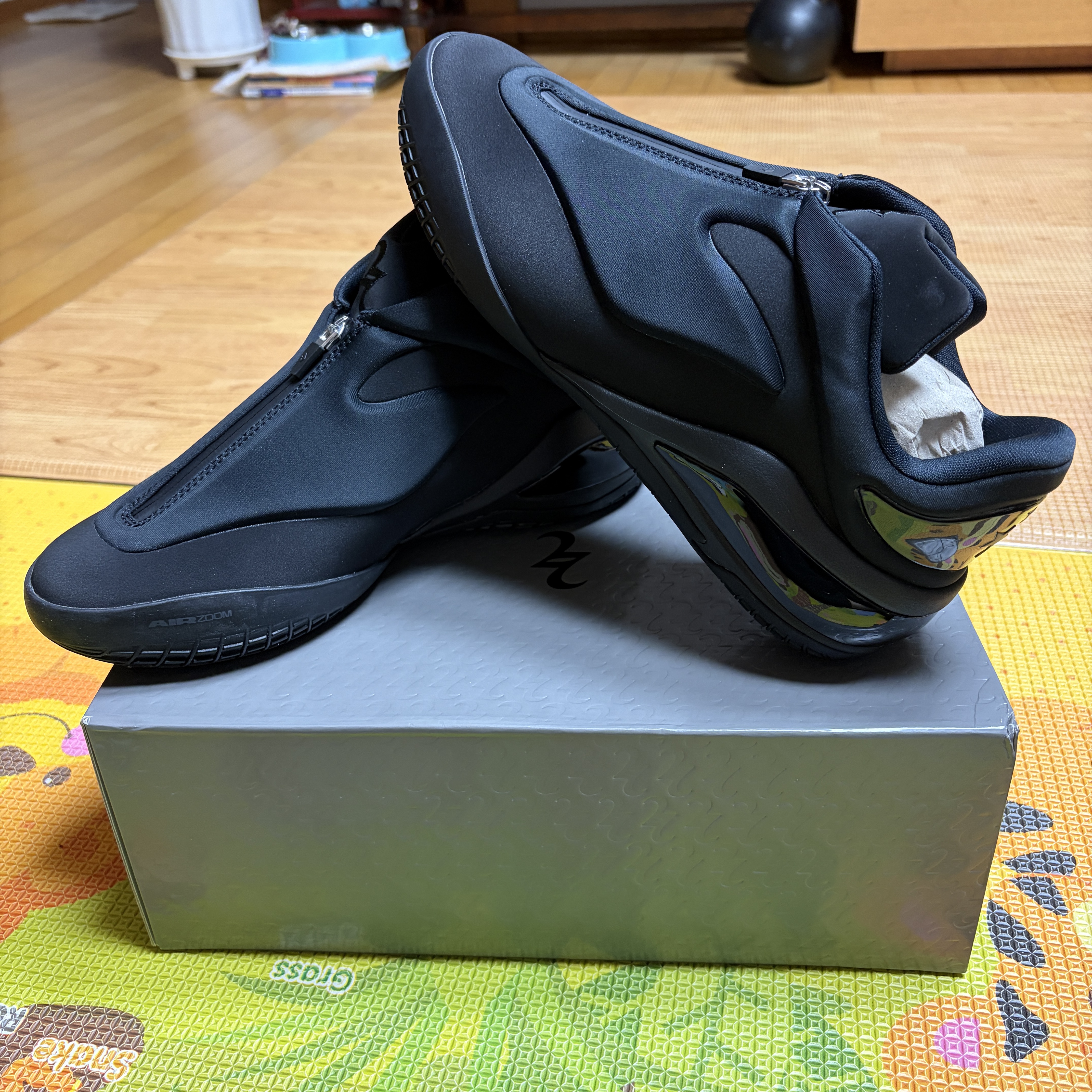 Converse x Shai 001 Charm Black 착용 스타일 - 2
