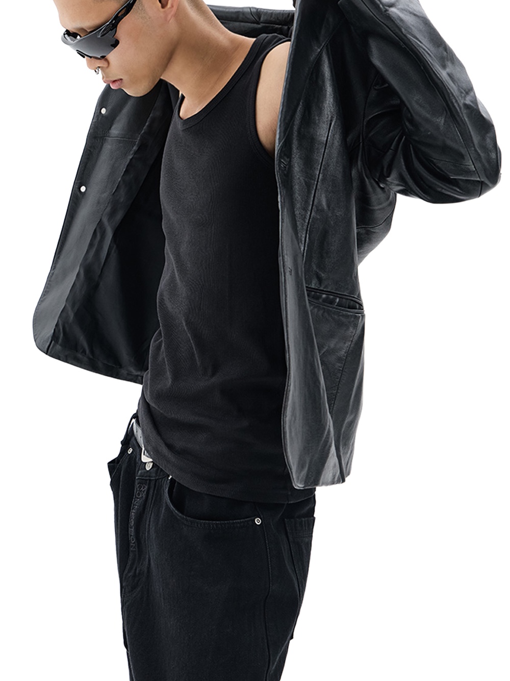 AX CONNECTION Washed Texture Leather Blazer 착용 스타일 - 3