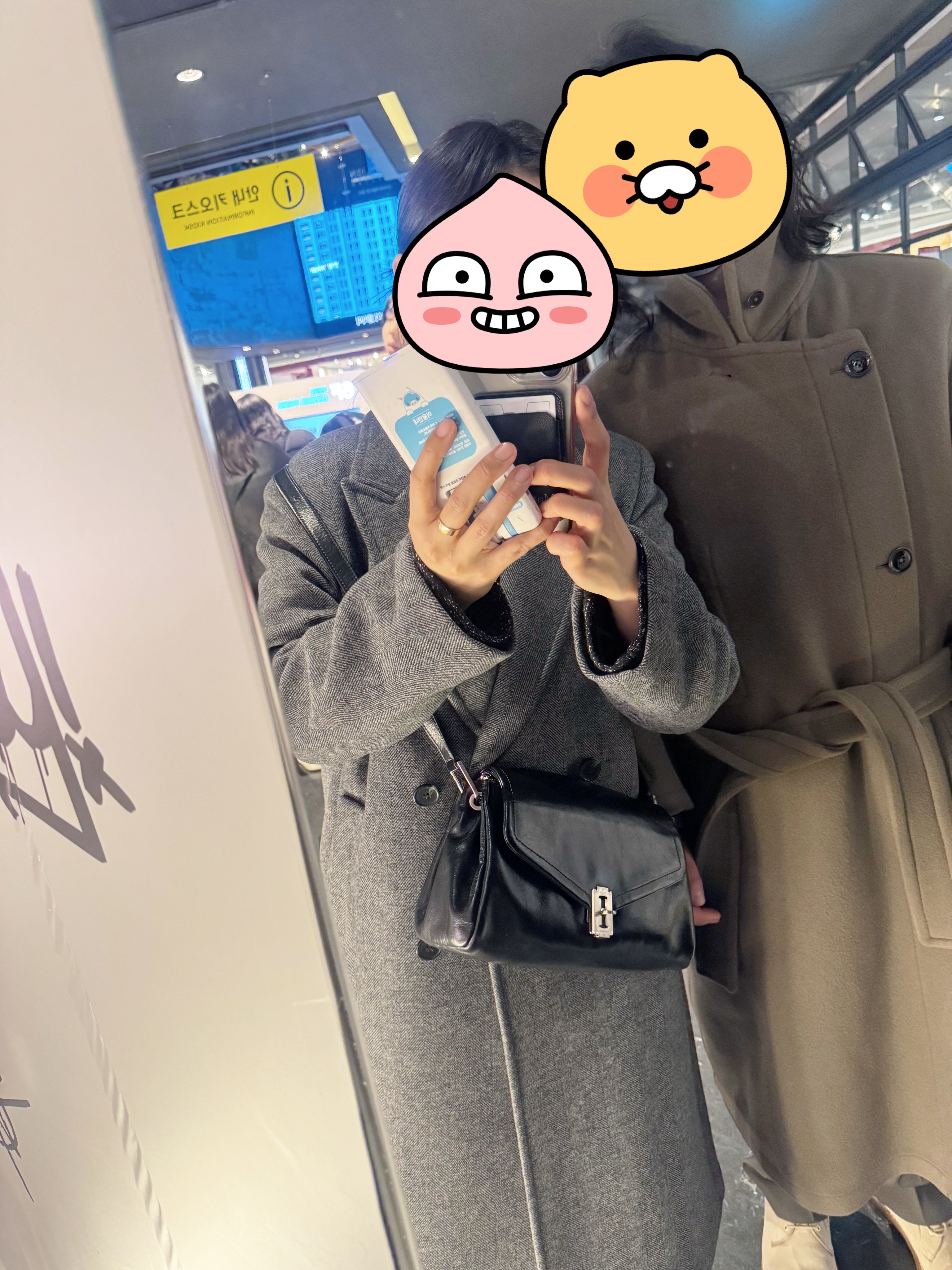 Lemaire Double Wool Wrap Coat Dark Squirrer 착용 스타일