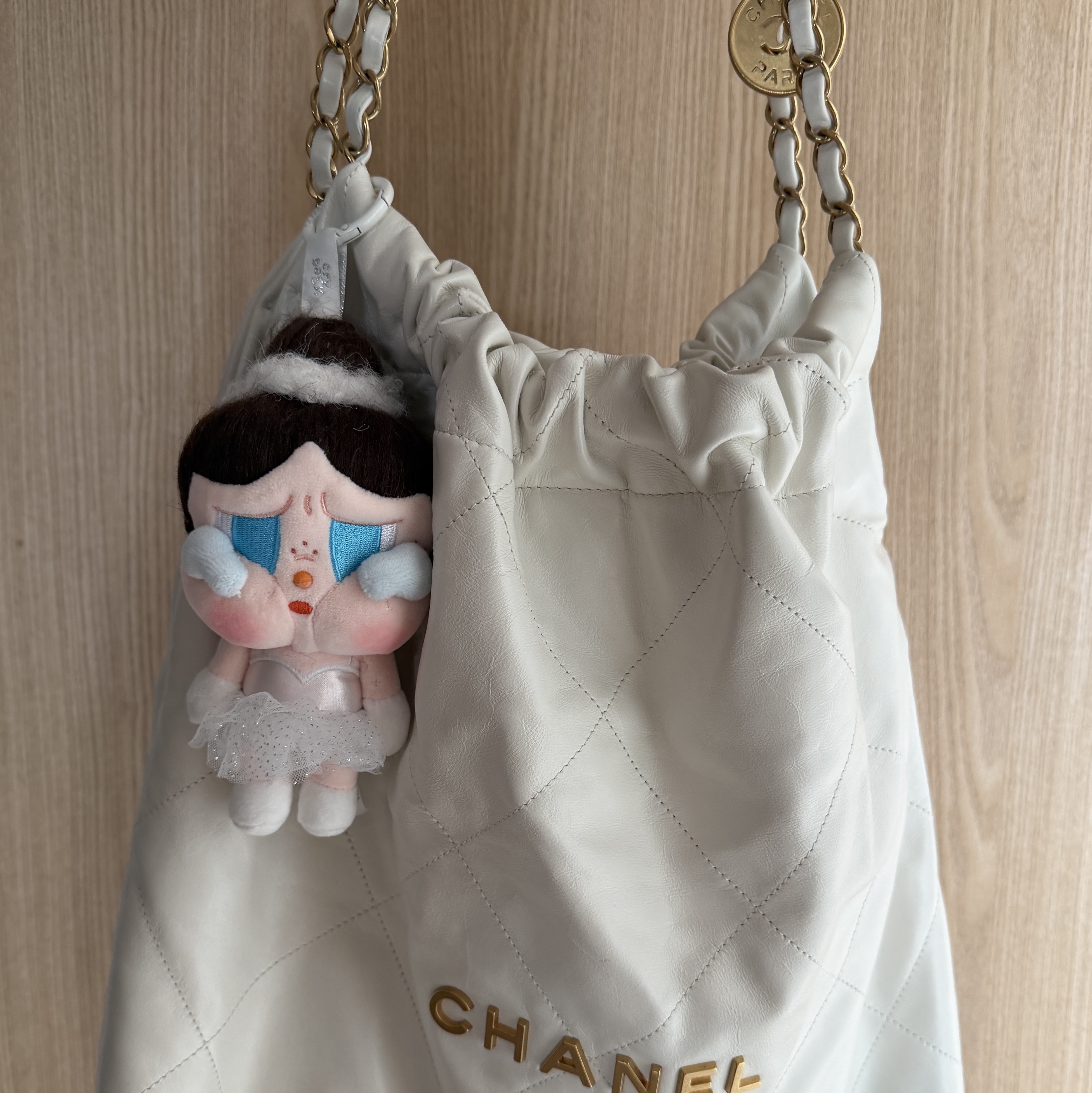 Pop Mart Crybaby Shiny Shiny Series Plush Pedant Blister Pack 착용 스타일