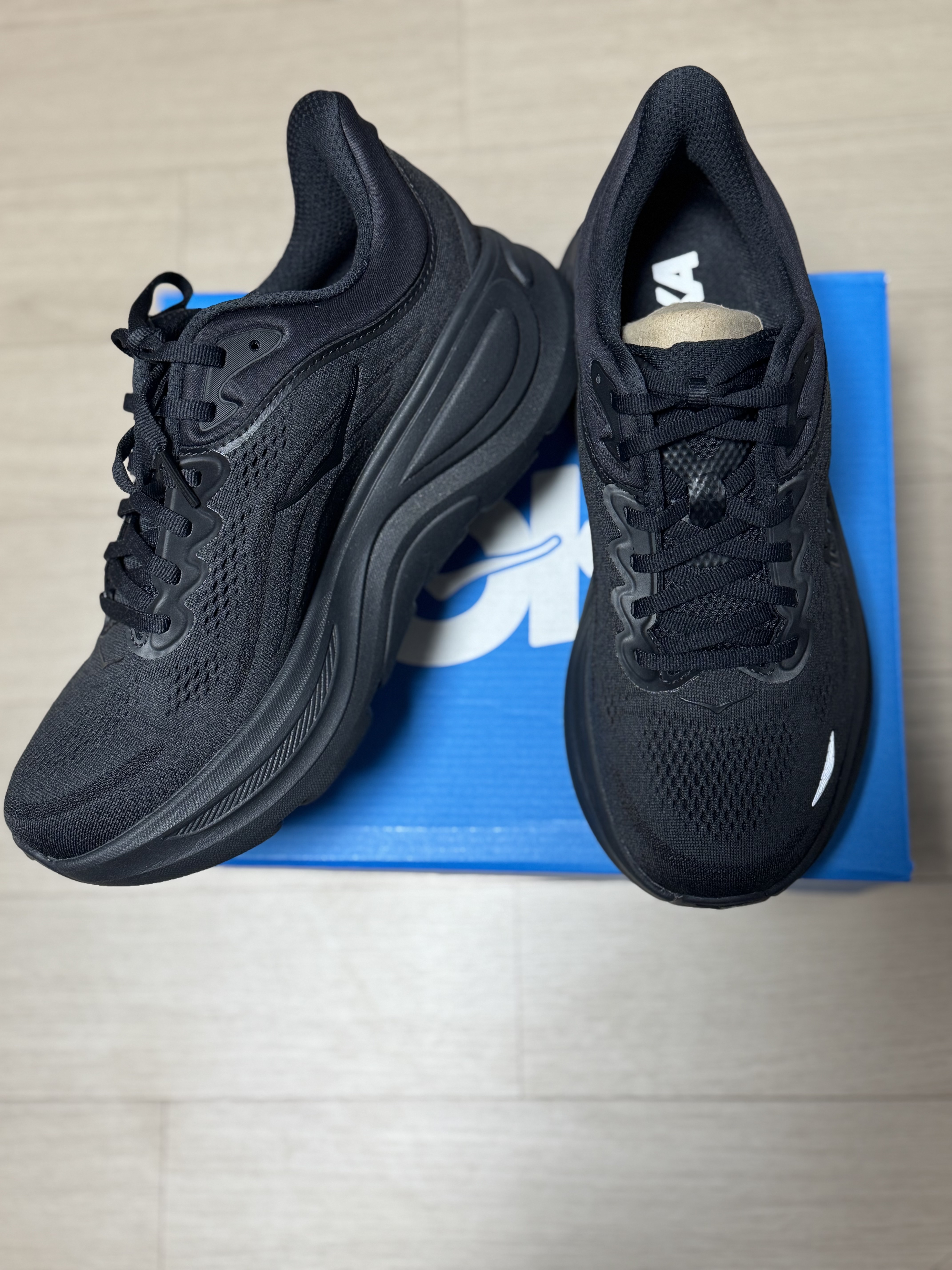 Hoka Bondi 9 Black - Regular 착용 스타일 - 1