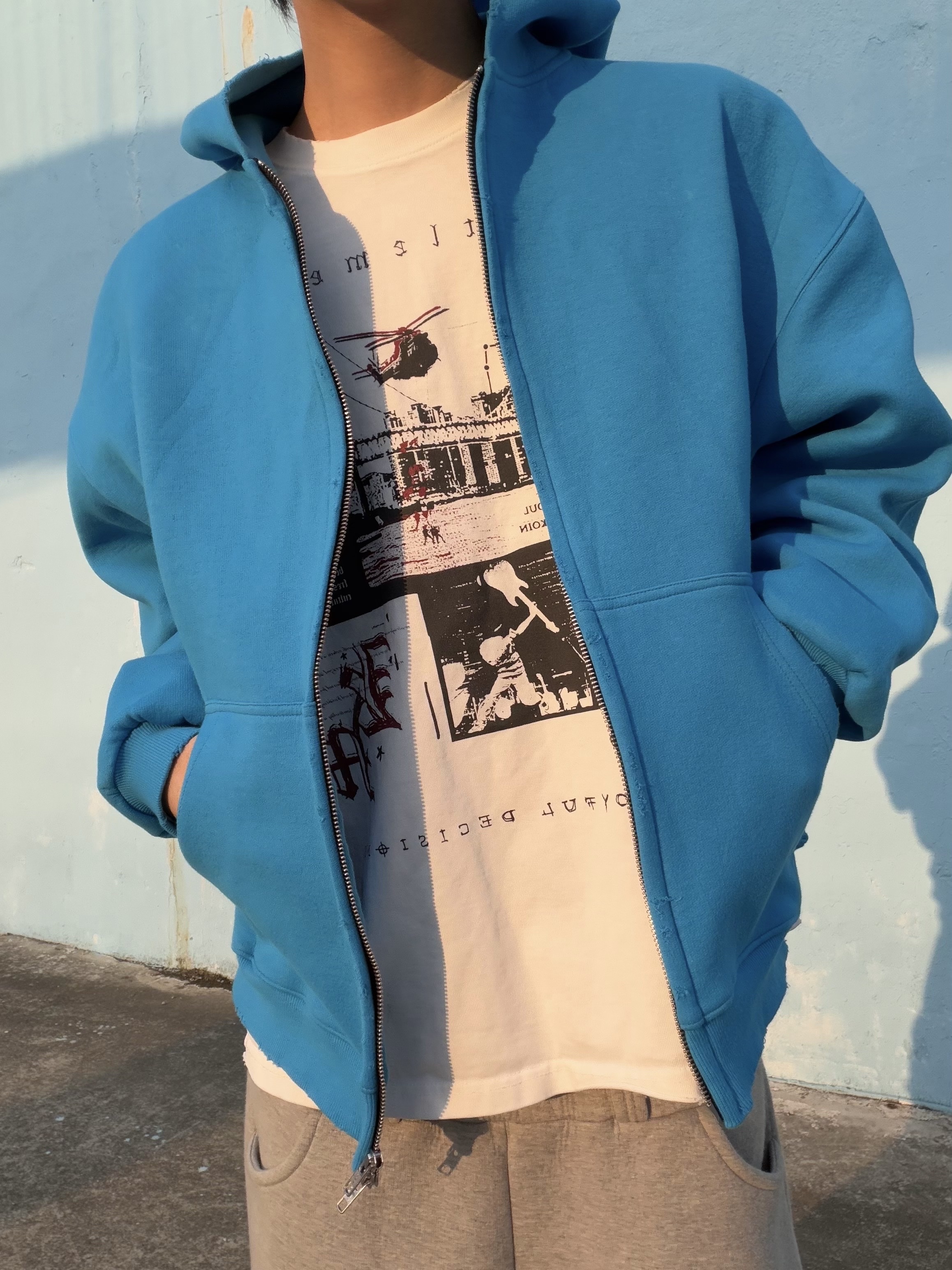 STU Hoodie Zip-Up In Blue, MJD X KOIN SEOUL Wide Cargo Sweat Pants 착용 스타일 - 4