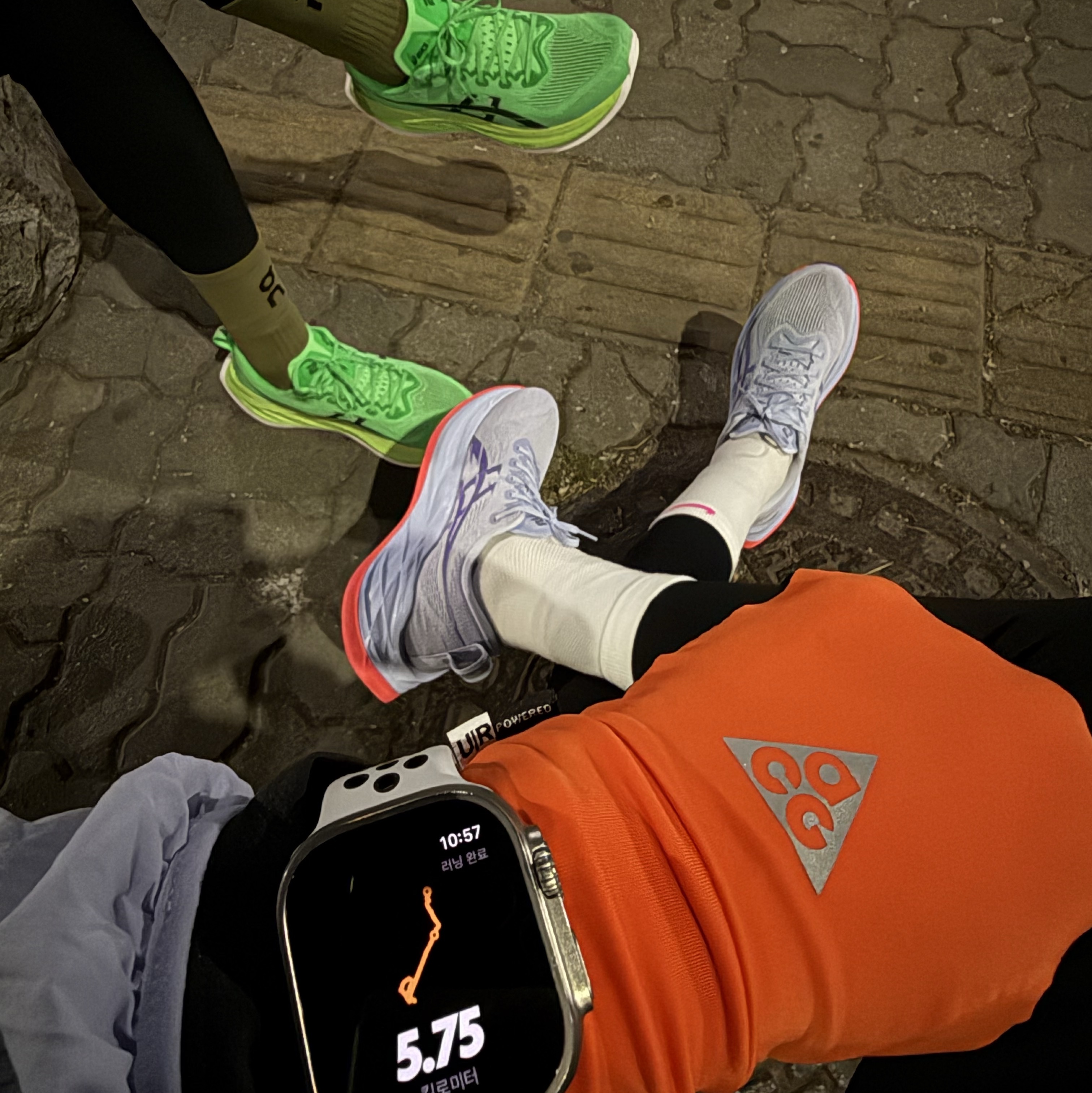 Asics Superblast 2 Blue Fade Edo Purple, Asics Superblast 2 Ekiden Vital Green Black 착용 스타일